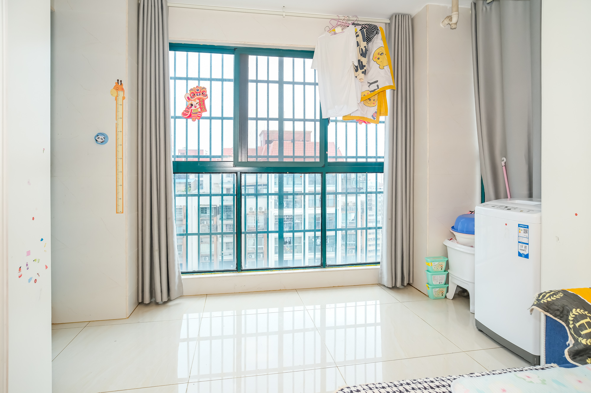 蝴蝶谷  3室2厅2卫   58.00万阳台