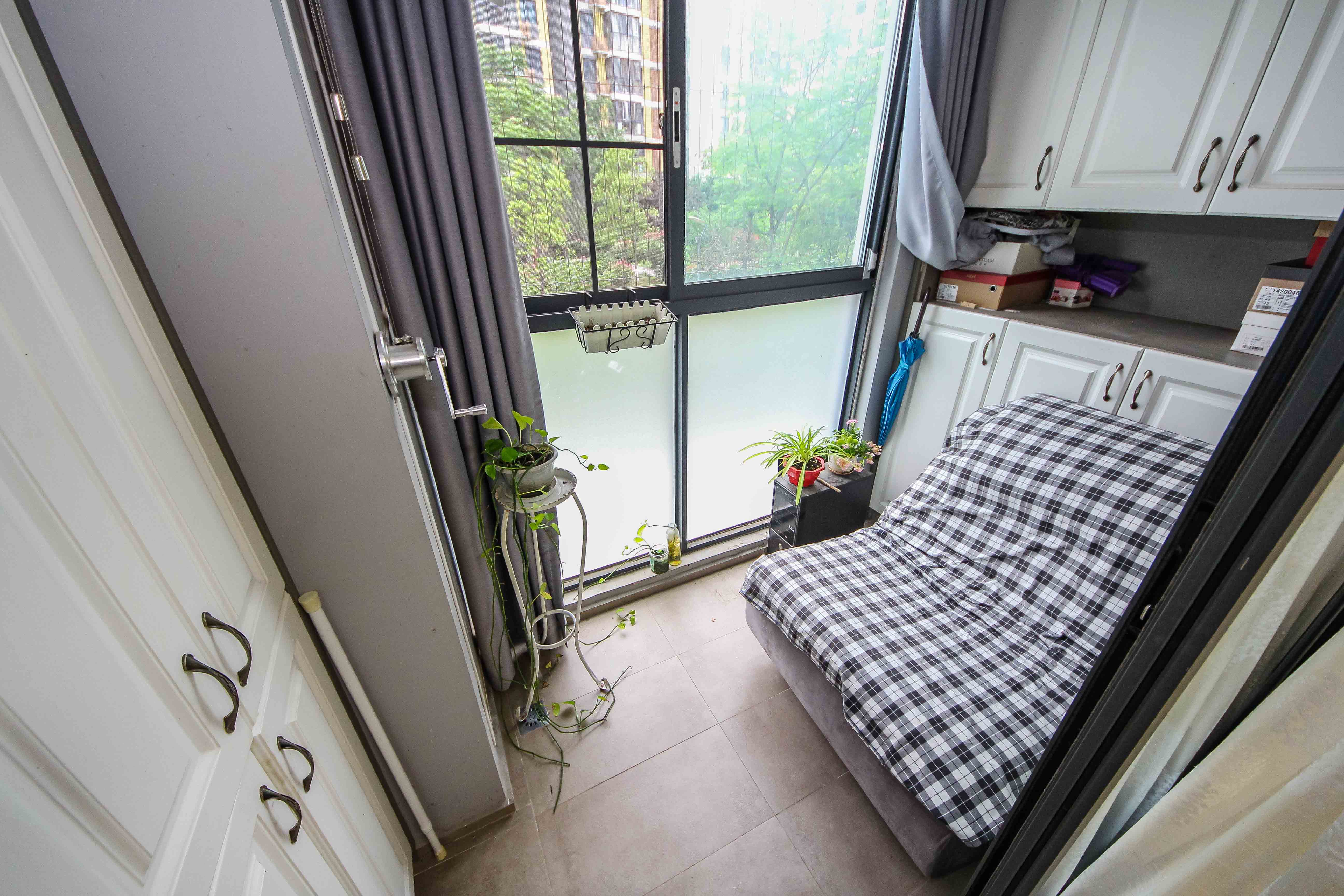 阳光100一期、四五期 3室2厅1卫 75.0万 阳光100一期、四五期 3室2厅1卫 75.0万阳台