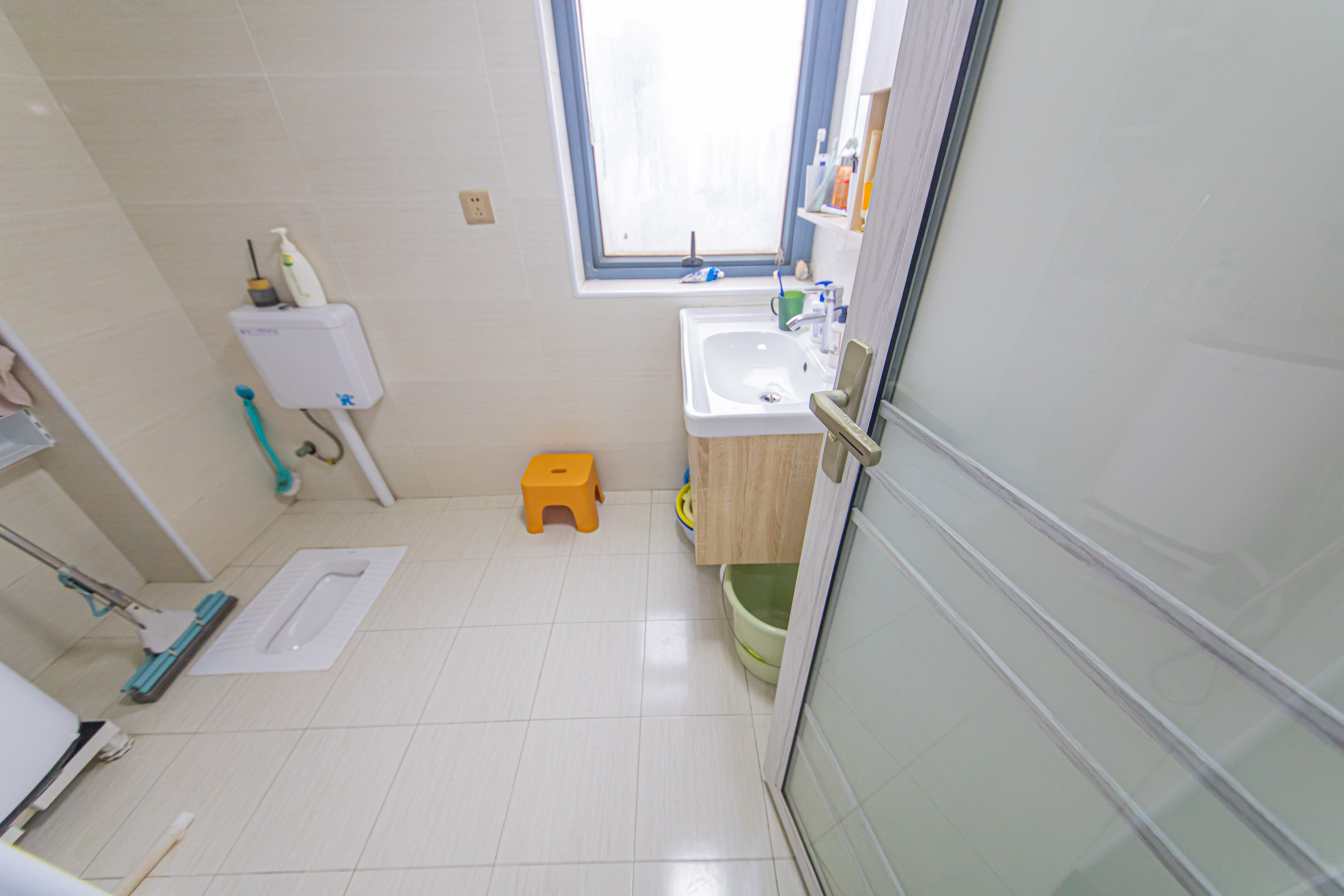 标志浪漫满屋（枫景公寓）  3室2厅1卫   88.50万卫生间