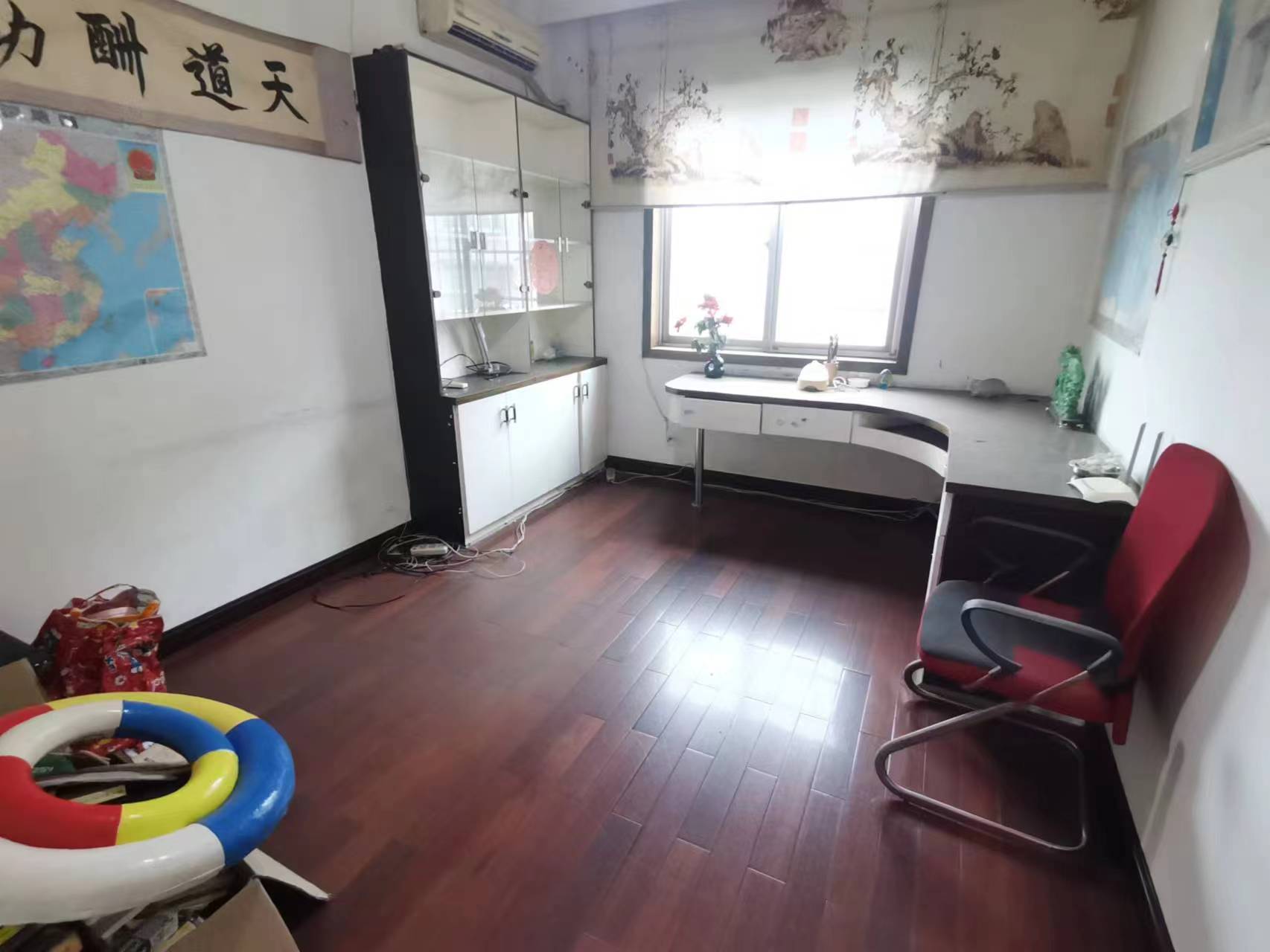 庆云山庄(里面有石塘冲)  4室2厅2卫   46.80万 庆云山庄(里面有石塘冲)  4室2厅2卫   46.80万室内图