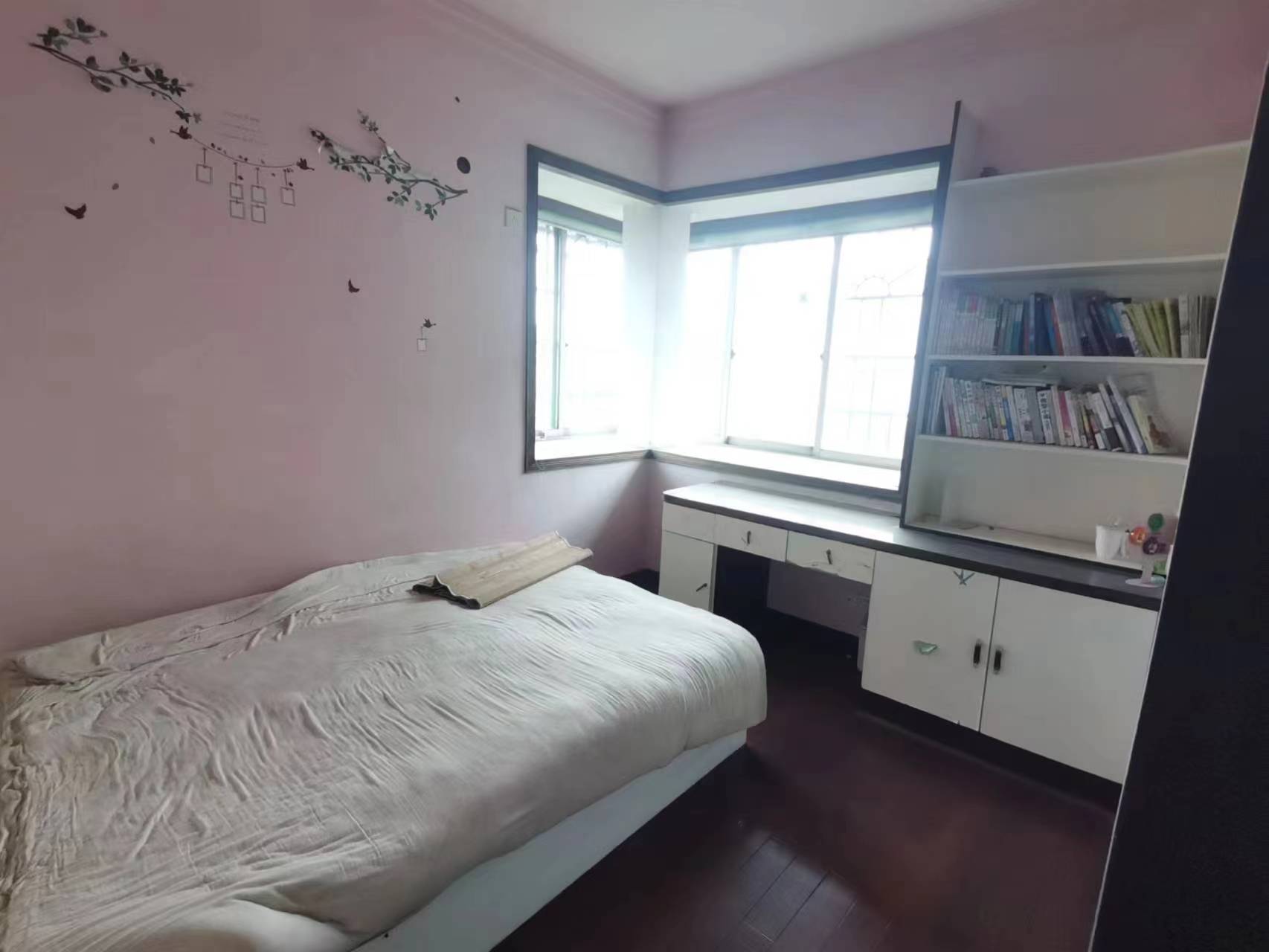 庆云山庄(里面有石塘冲)  4室2厅2卫   46.80万 庆云山庄(里面有石塘冲)  4室2厅2卫   46.80万室内图