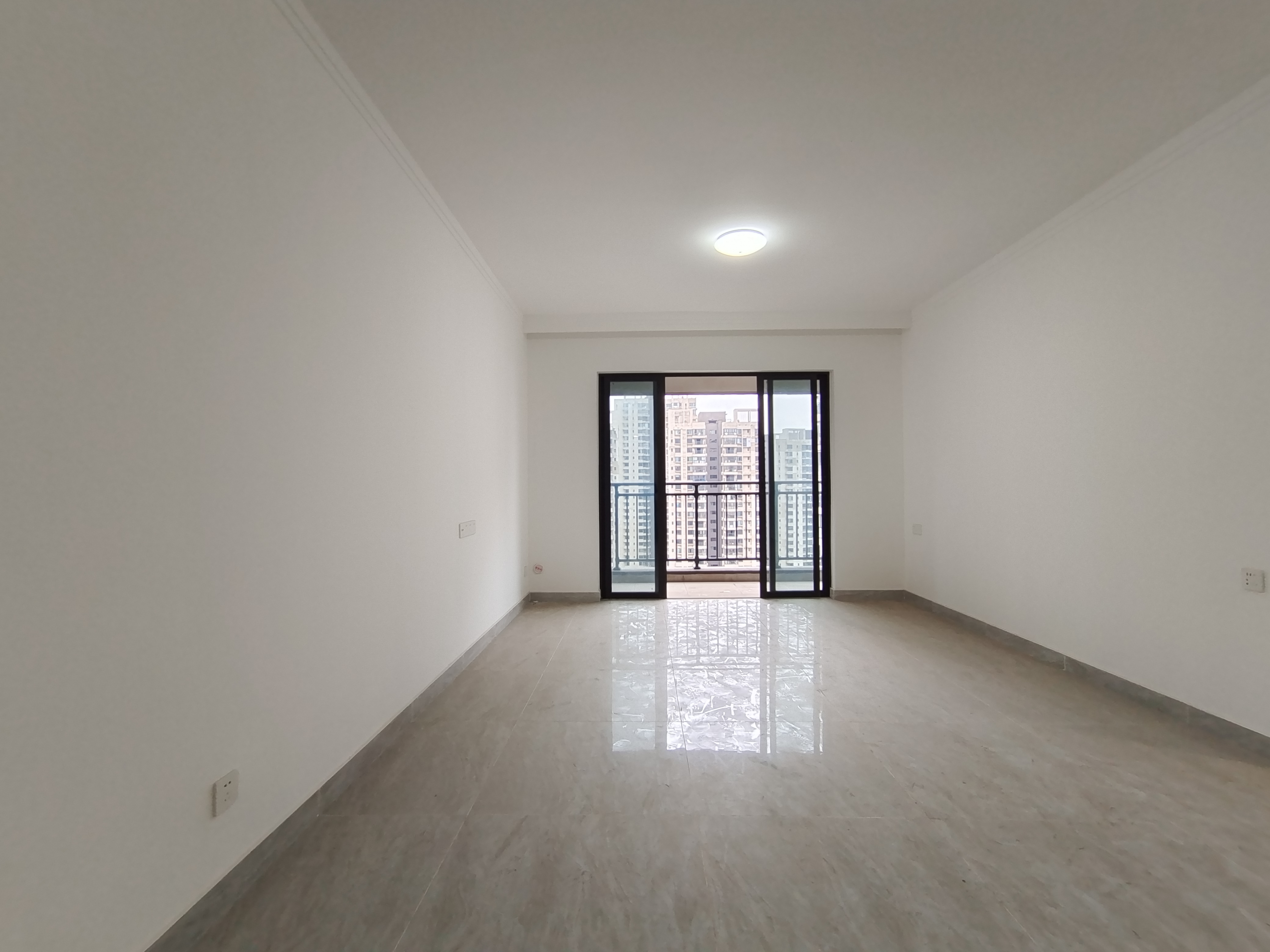 蓝溪谷  3室2厅2卫    66.0万 蓝溪谷  3室2厅2卫    66.0万室内图