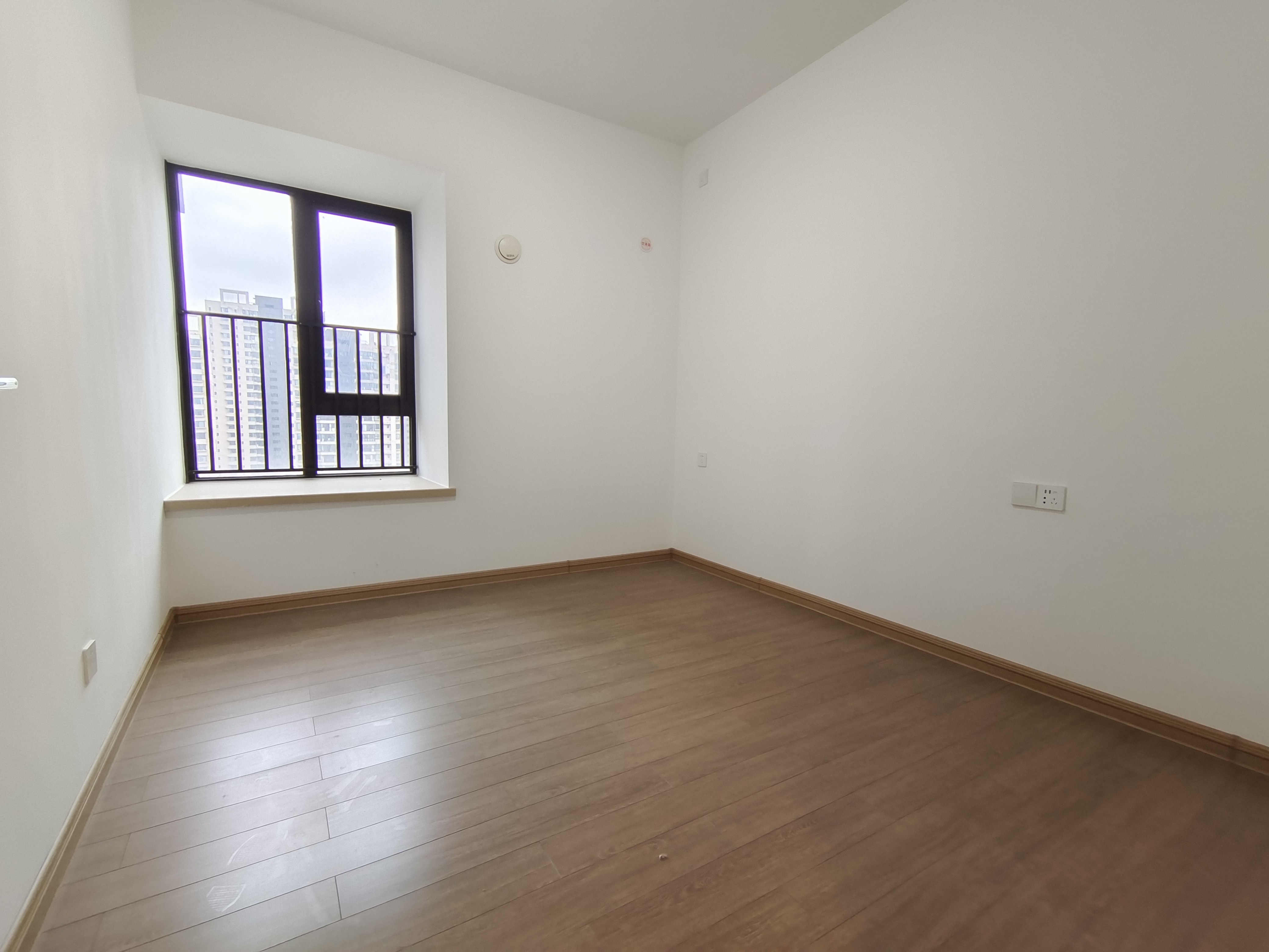 蓝溪谷  3室2厅2卫    66.0万 蓝溪谷  3室2厅2卫    66.0万室内图