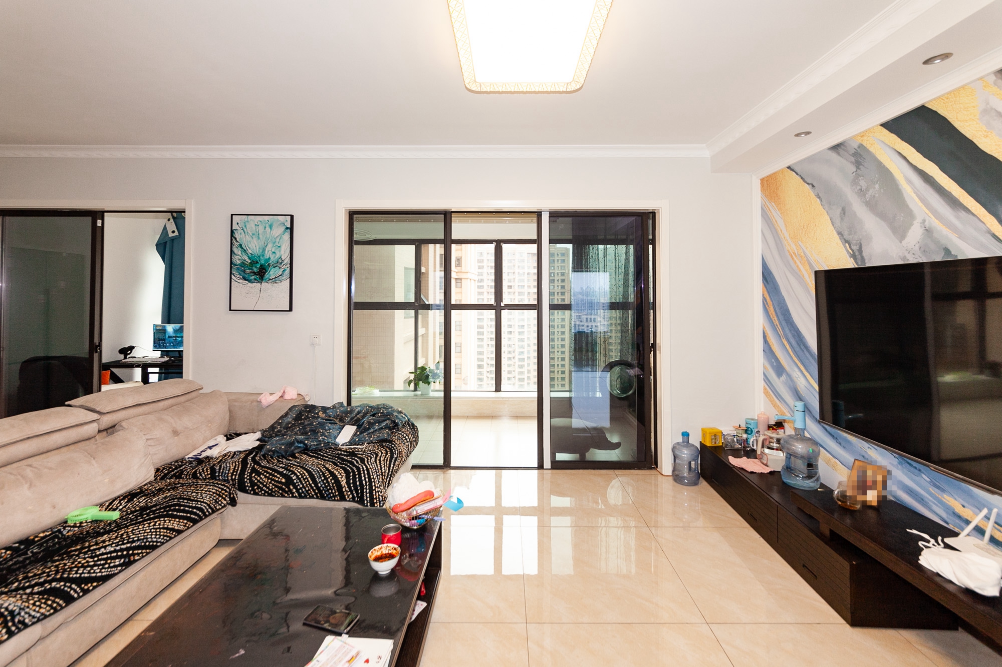 润和又一城 4室2厅2卫 98.0万 润和又一城 4室2厅2卫 98.0万客厅