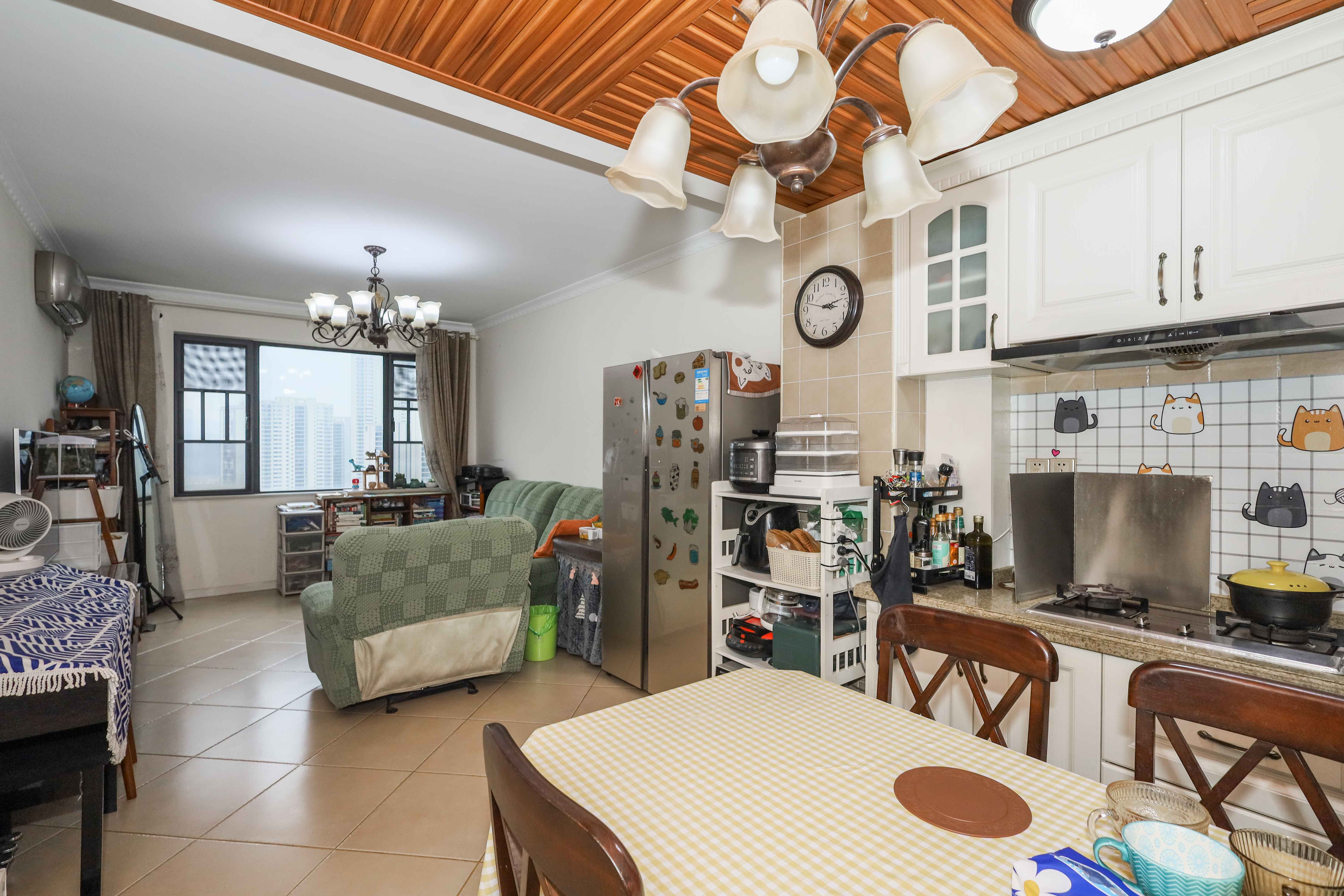 中国铁建梅溪青秀一期  2室2厅1卫    125.0万客厅