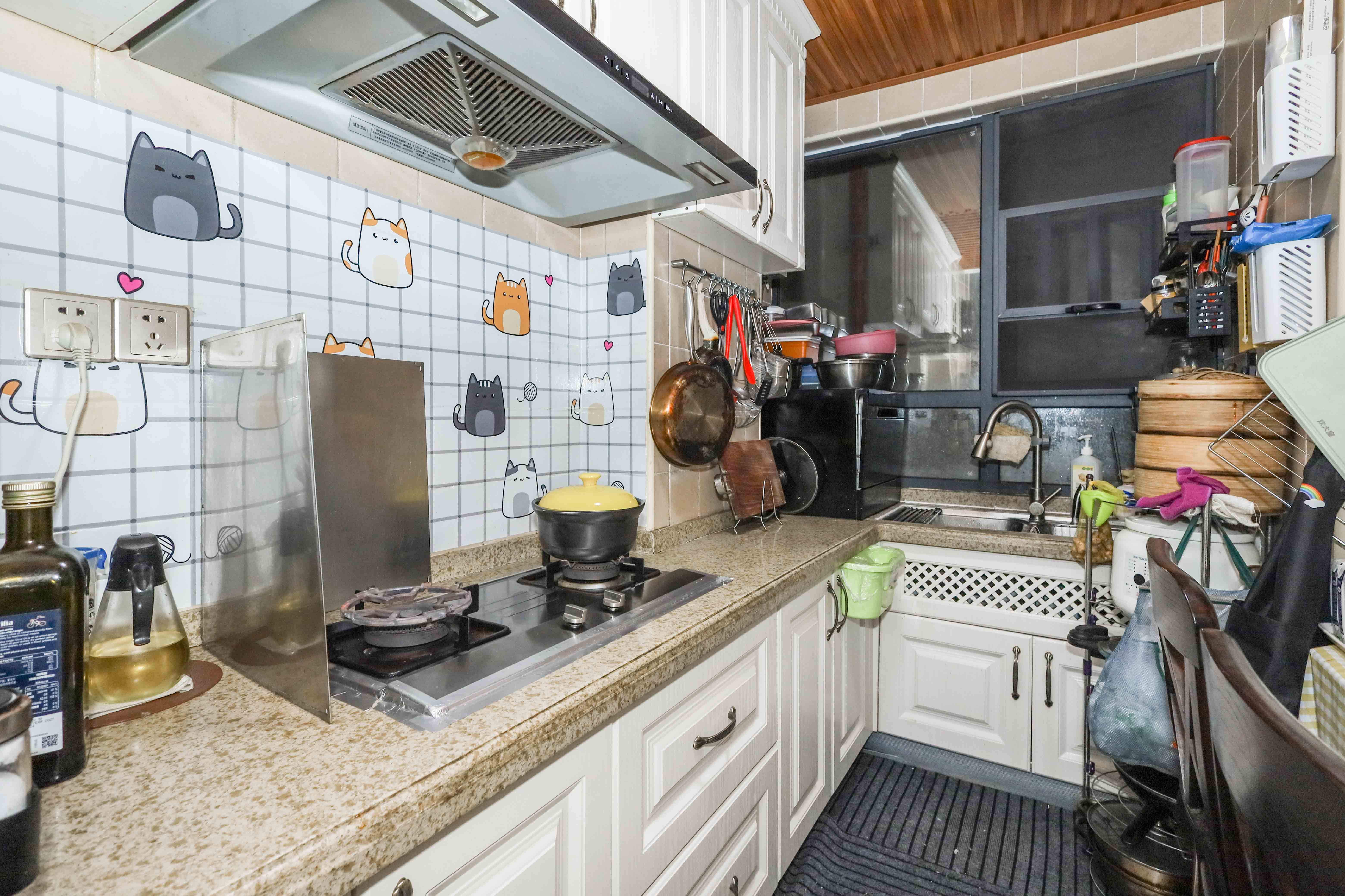 中国铁建梅溪青秀一期  2室2厅1卫    125.0万厨房