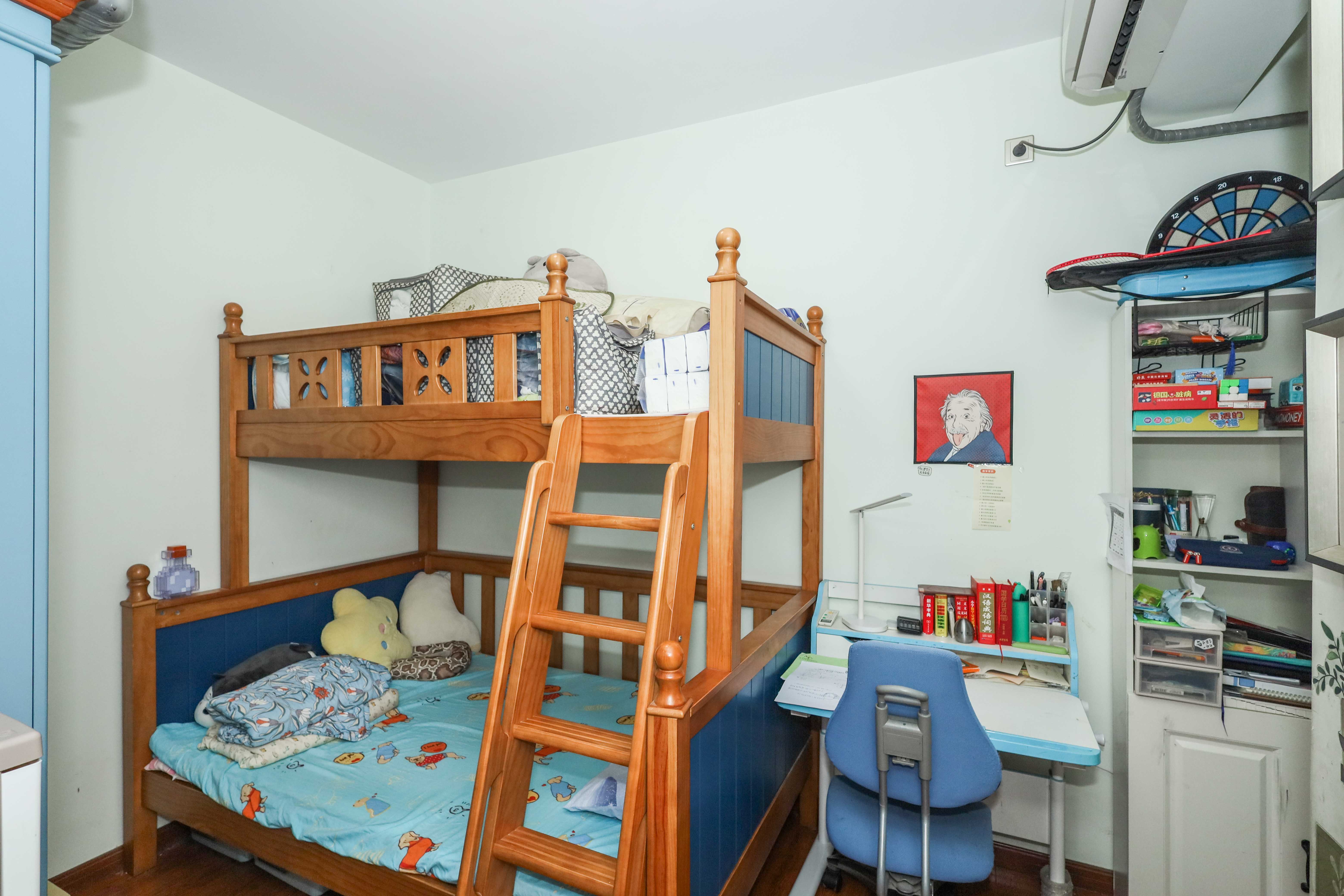 中国铁建梅溪青秀一期  2室2厅1卫    125.0万卧室