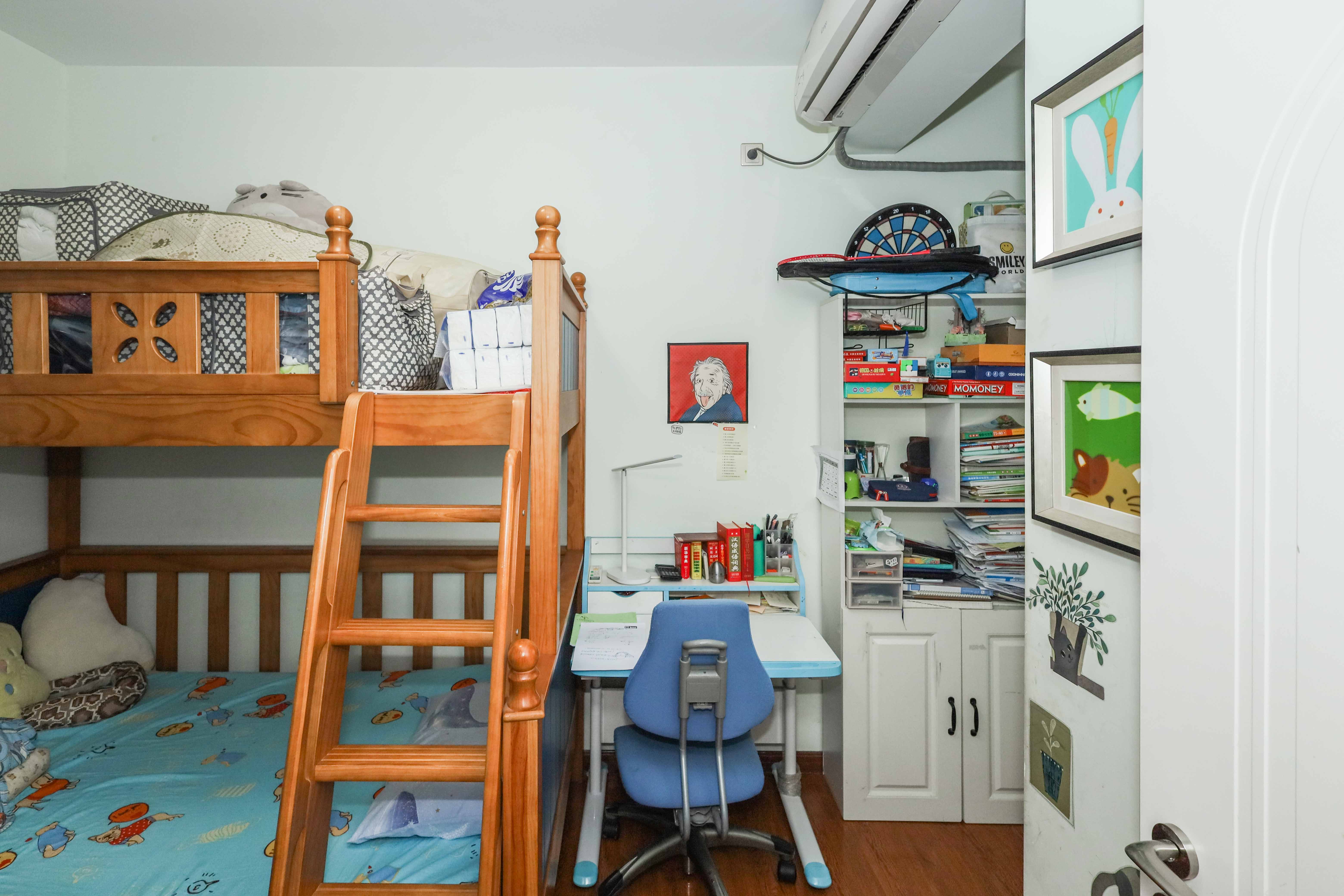 中国铁建梅溪青秀一期  2室2厅1卫    125.0万卧室