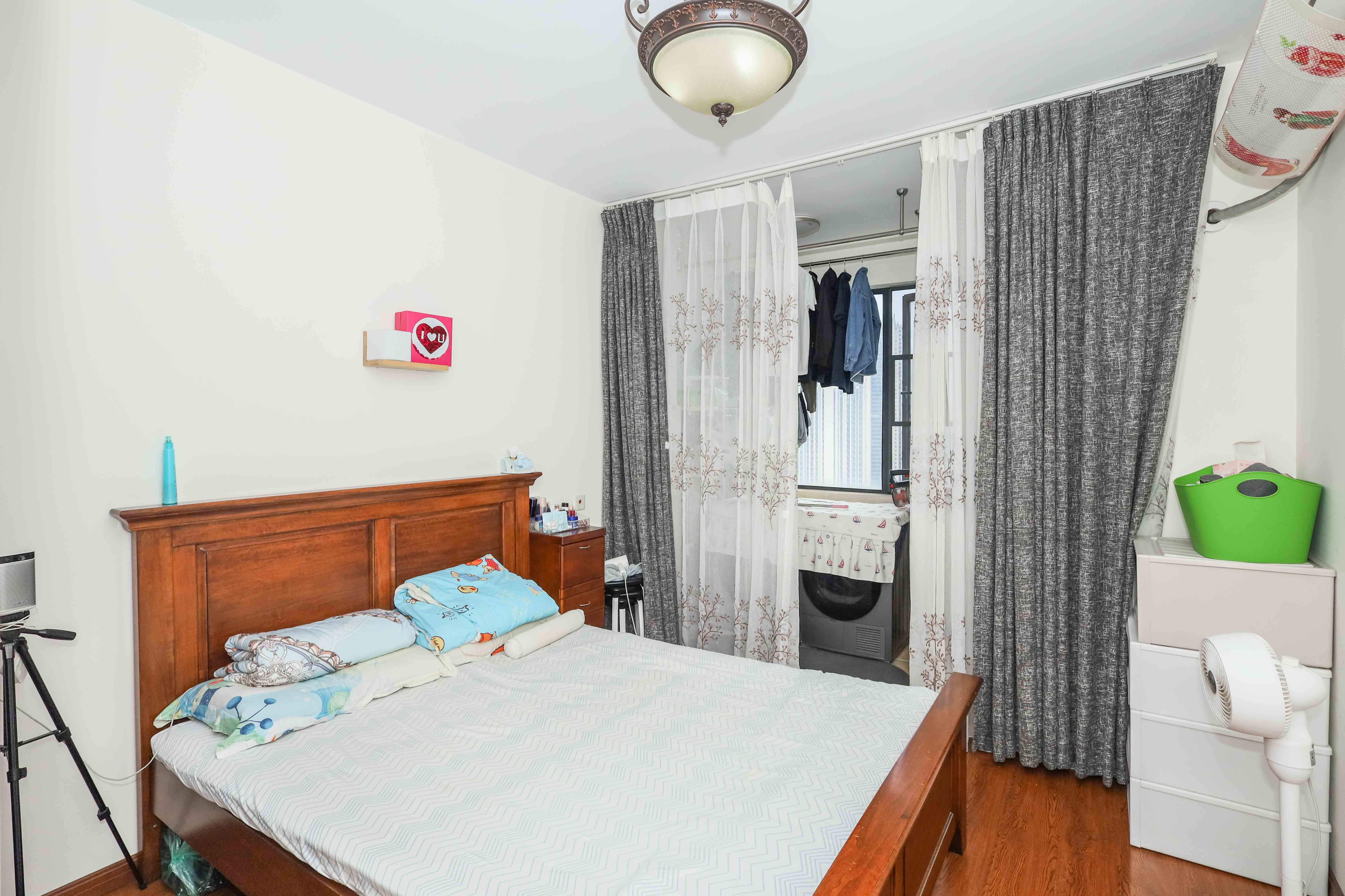 中国铁建梅溪青秀一期  2室2厅1卫    125.0万卧室