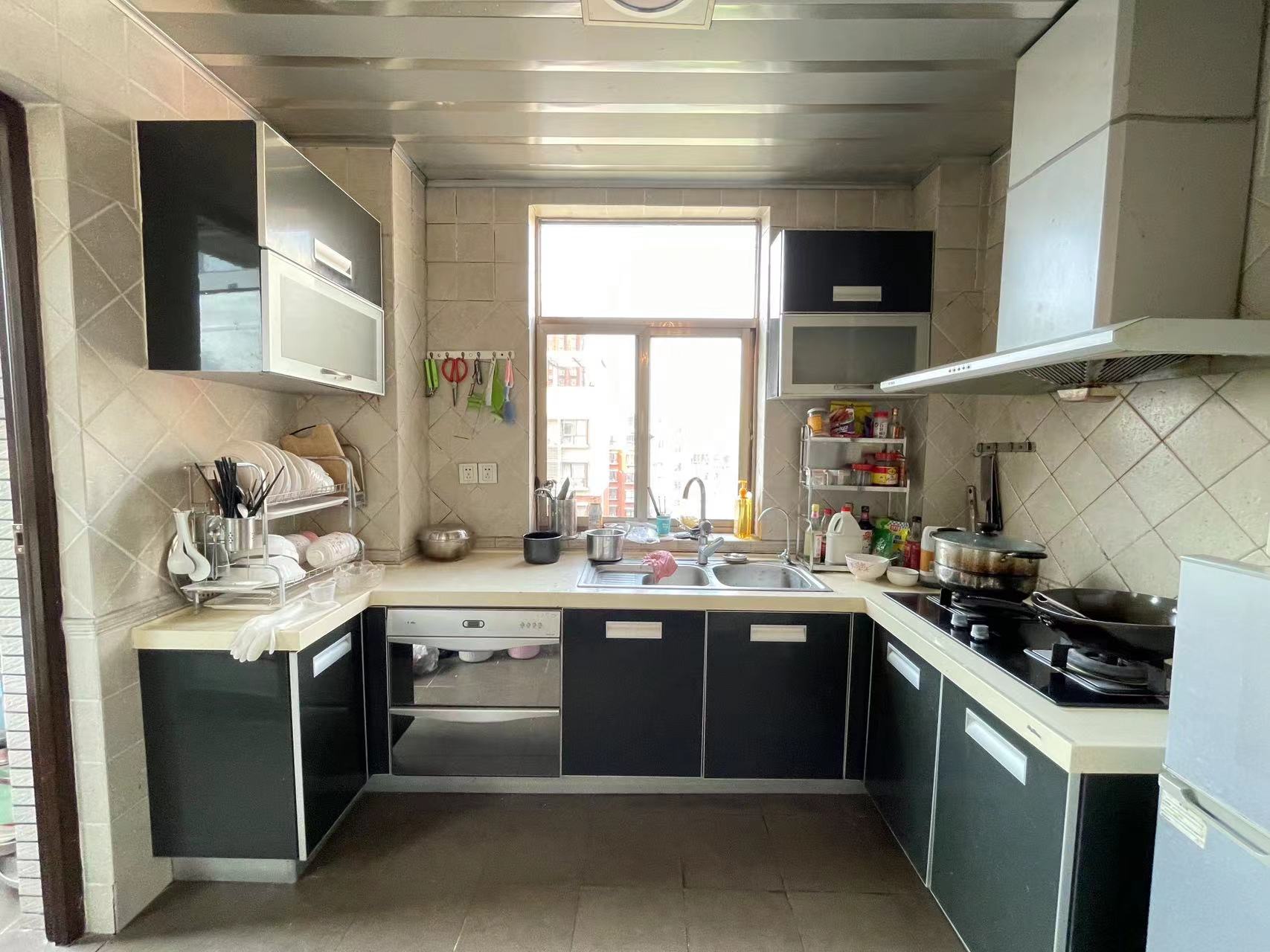 庐山恋 4室2厅3卫 106.8万 庐山恋 4室2厅3卫 106.8万室内图