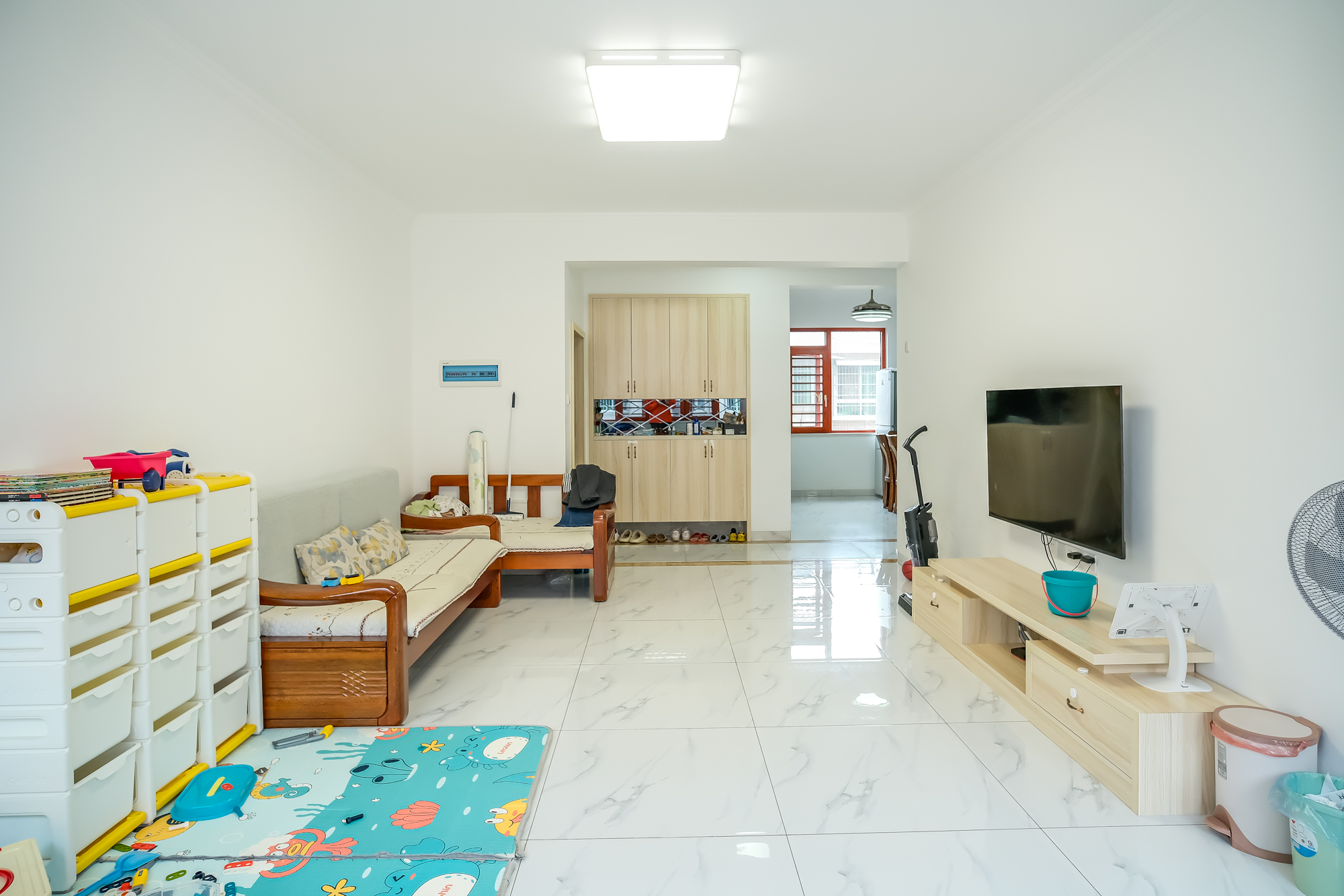 圆梦花园 3室2厅2卫 70.0万 圆梦花园 3室2厅2卫 70.0万客厅