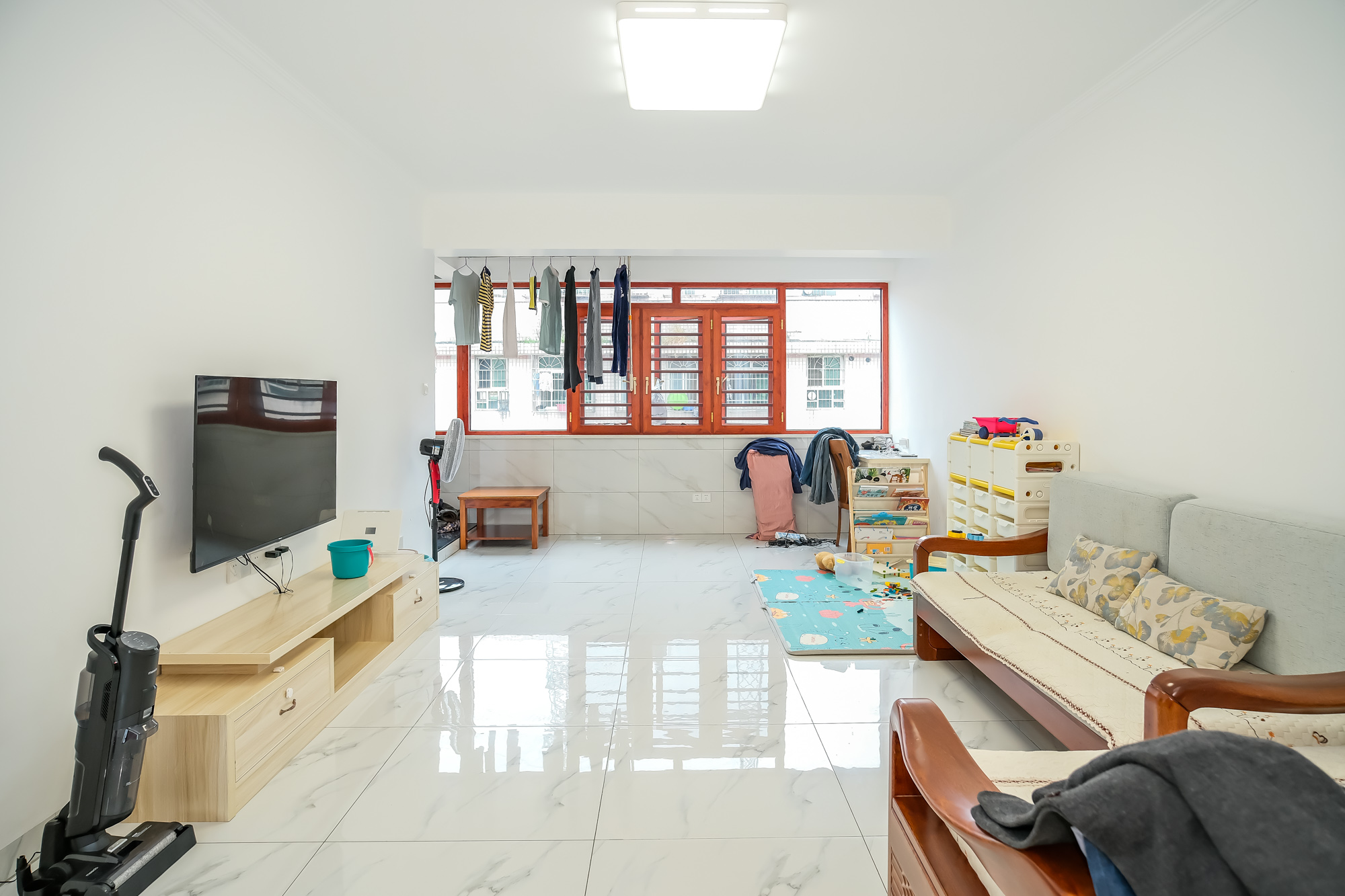 圆梦花园 3室2厅2卫 70.0万 圆梦花园 3室2厅2卫 70.0万客厅