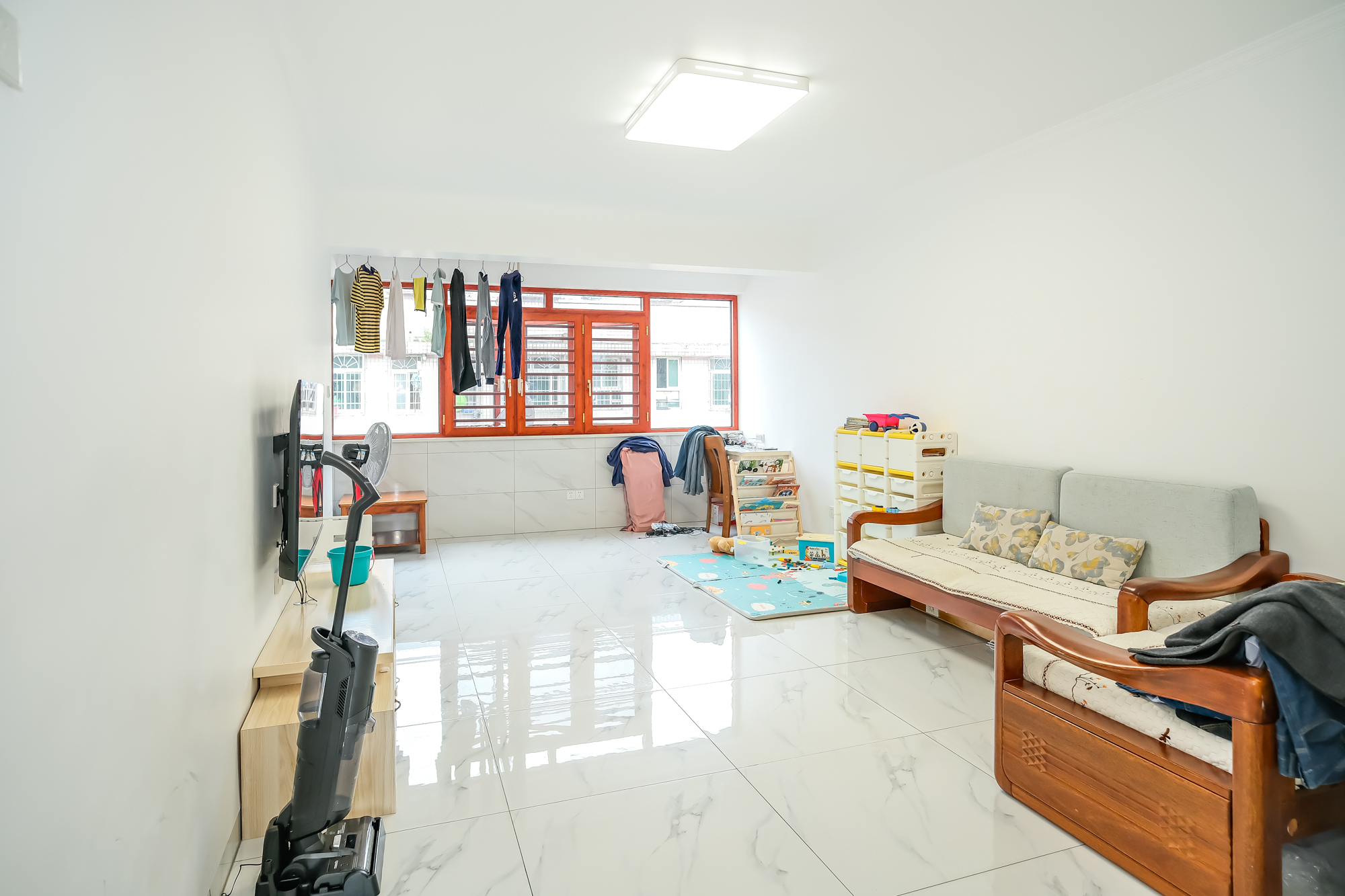 圆梦花园 3室2厅2卫 70.0万 圆梦花园 3室2厅2卫 70.0万客厅