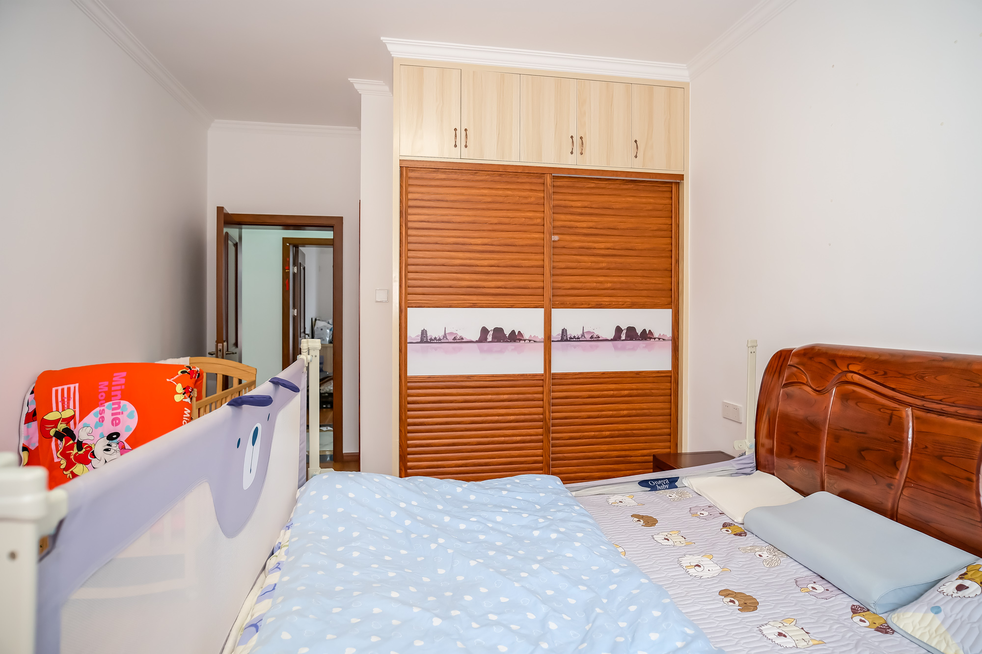 圆梦花园 3室2厅2卫 70.0万 圆梦花园 3室2厅2卫 70.0万卧室