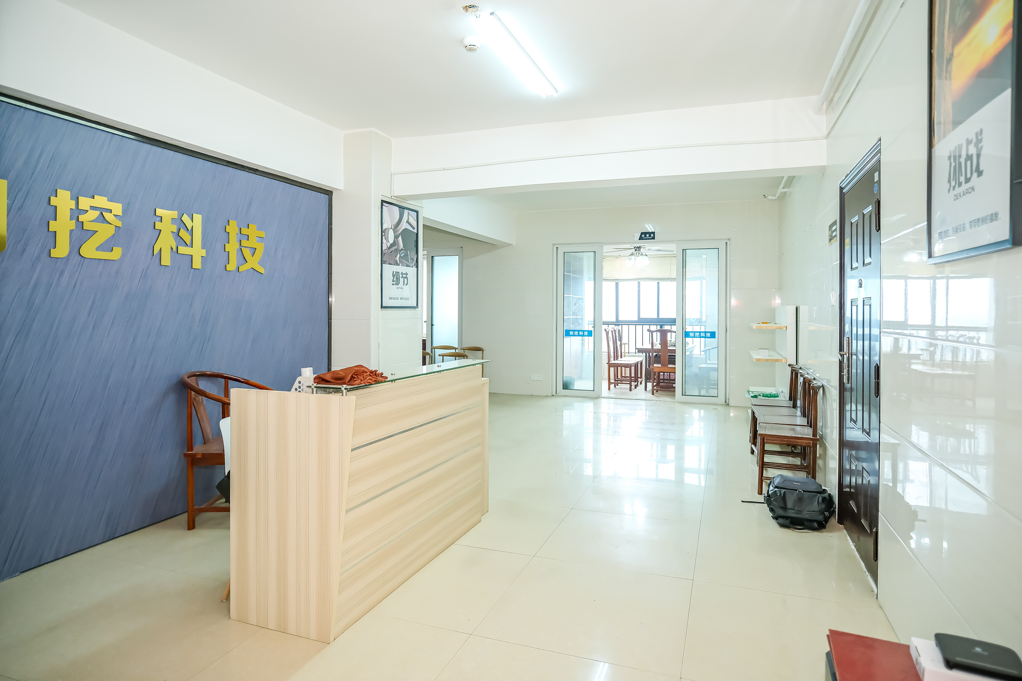 山水湾 5室2厅1卫 26.0万 山水湾 5室2厅1卫 26.0万客厅