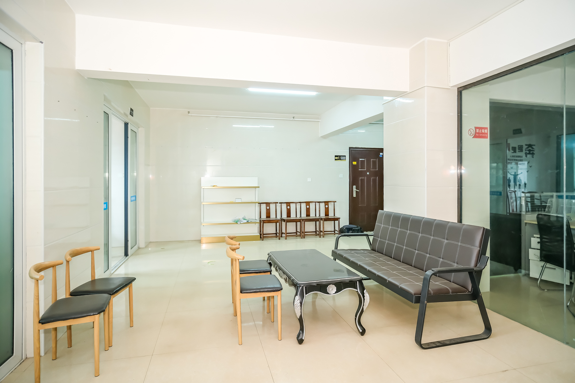 山水湾 5室2厅1卫 26.0万 山水湾 5室2厅1卫 26.0万客厅