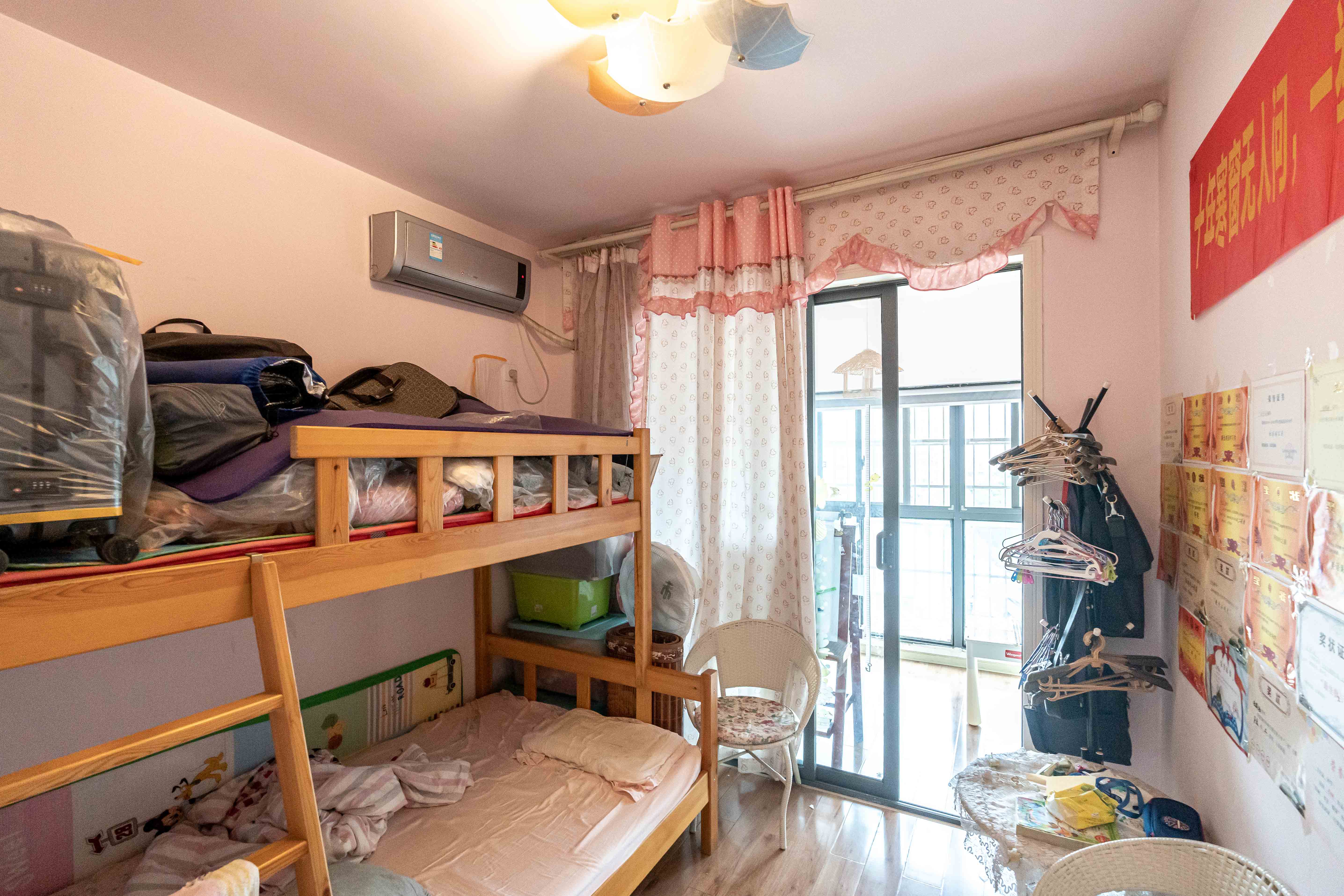 中城丽景香山园  3室2厅2卫   160.00万卧室
