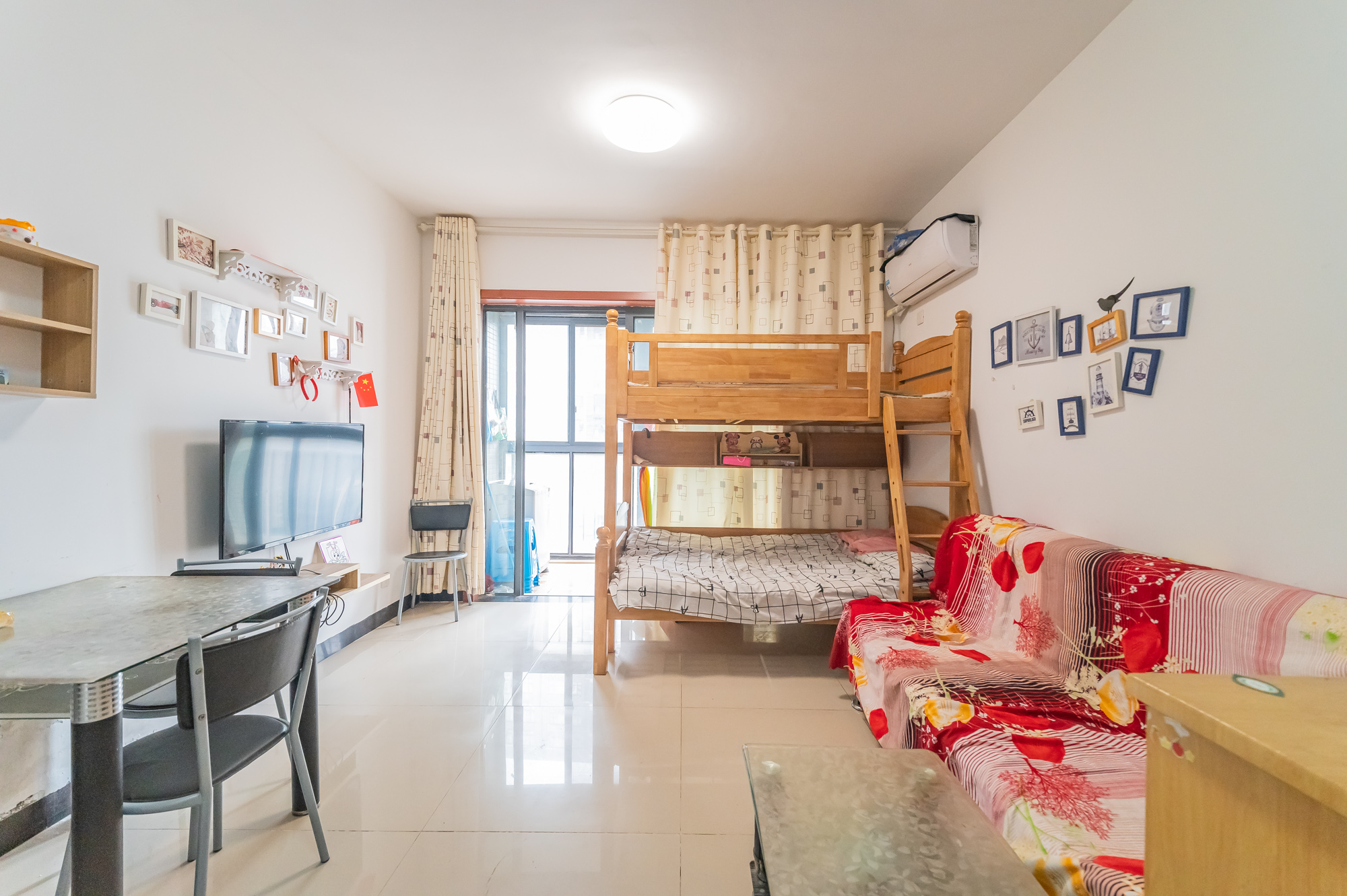 恒基凯旋门一二期 1室1厅1卫 49.8万 恒基凯旋门一二期 1室1厅1卫 49.8万客厅