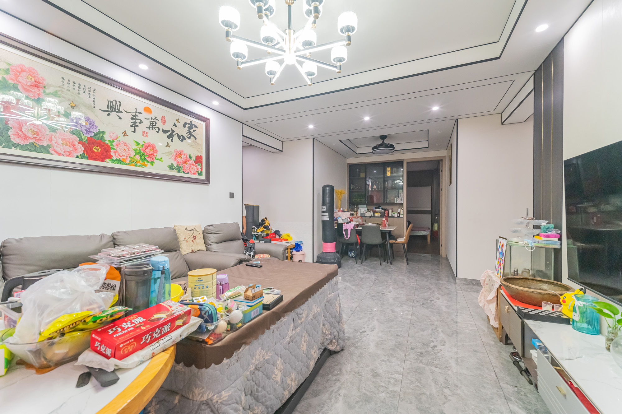 国泰九龙湾 4室2厅2卫 137.00万 国泰九龙湾 4室2厅2卫 137.00万客厅