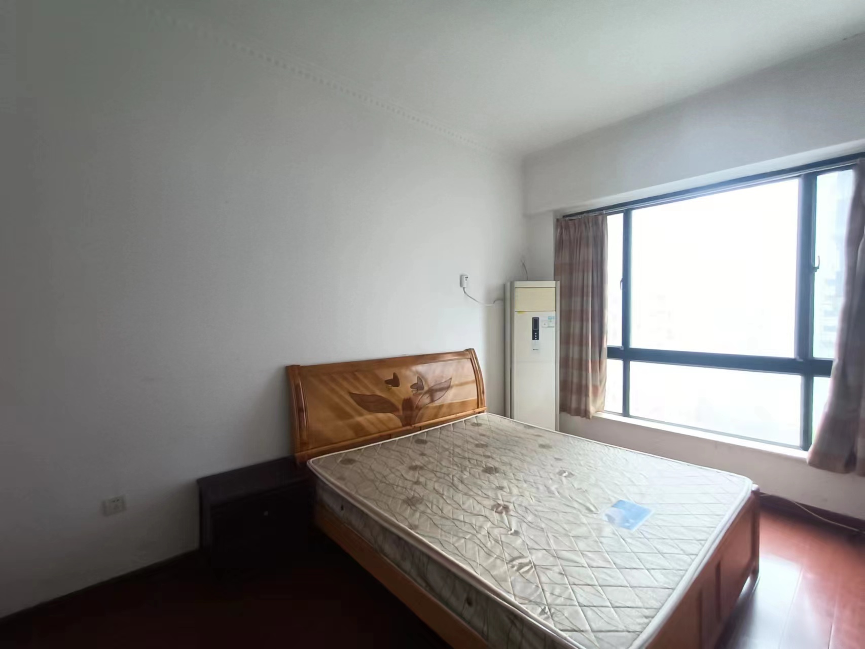 慈善大厦  1室1厅1卫    22.8万 慈善大厦  1室1厅1卫    22.8万室内图