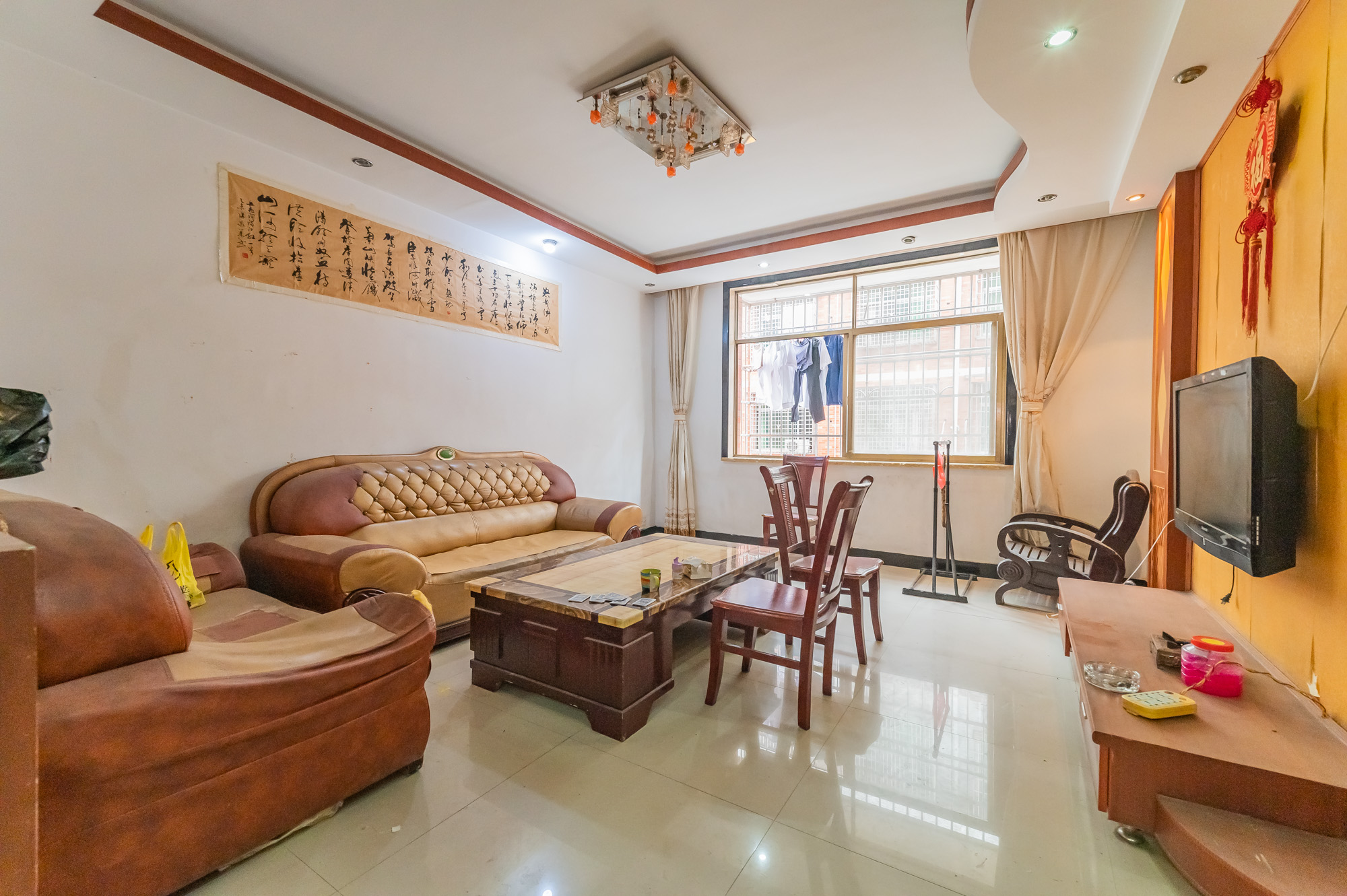 城东安置区(星城社区) 3室2厅2卫 67.87万 城东安置区(星城社区) 3室2厅2卫 67.87万客厅