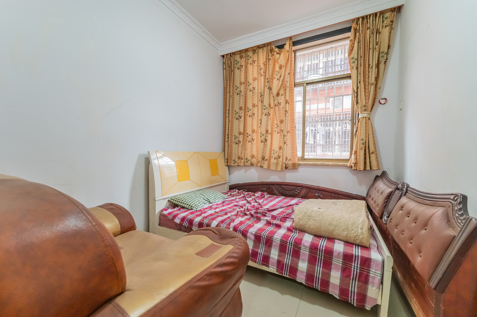 城东安置区(星城社区) 3室2厅2卫 67.87万 城东安置区(星城社区) 3室2厅2卫 67.87万卧室