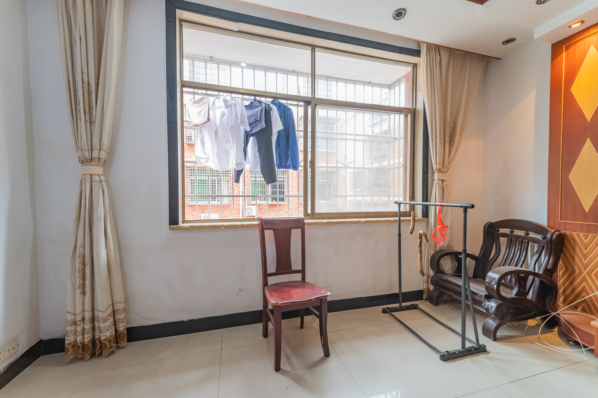 城东安置区(星城社区) 3室2厅2卫 67.87万 城东安置区(星城社区) 3室2厅2卫 67.87万阳台