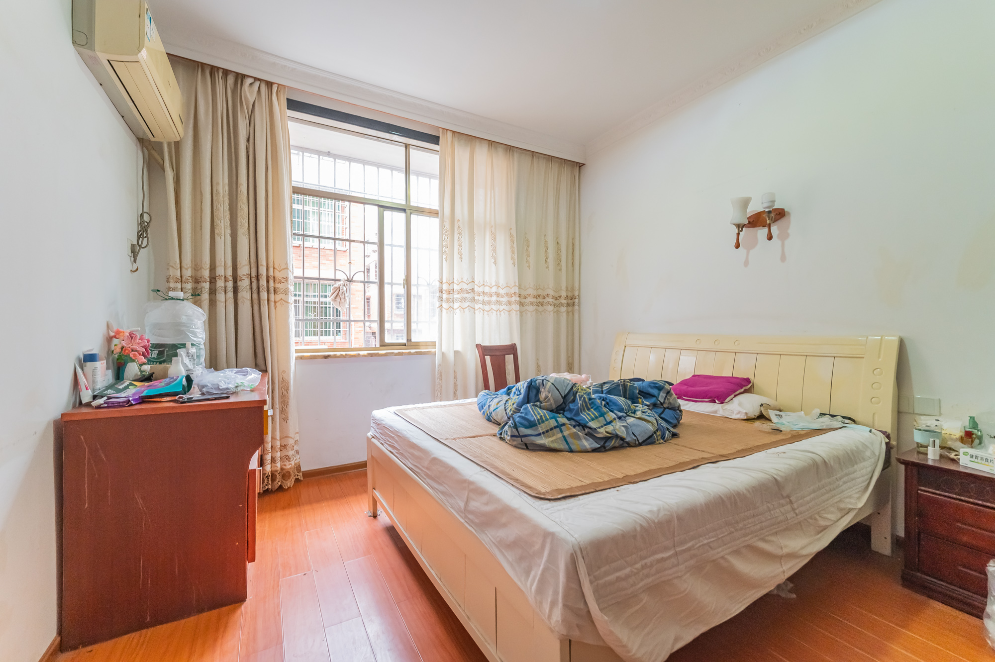 城东安置区(星城社区) 3室2厅2卫 67.87万 城东安置区(星城社区) 3室2厅2卫 67.87万卧室