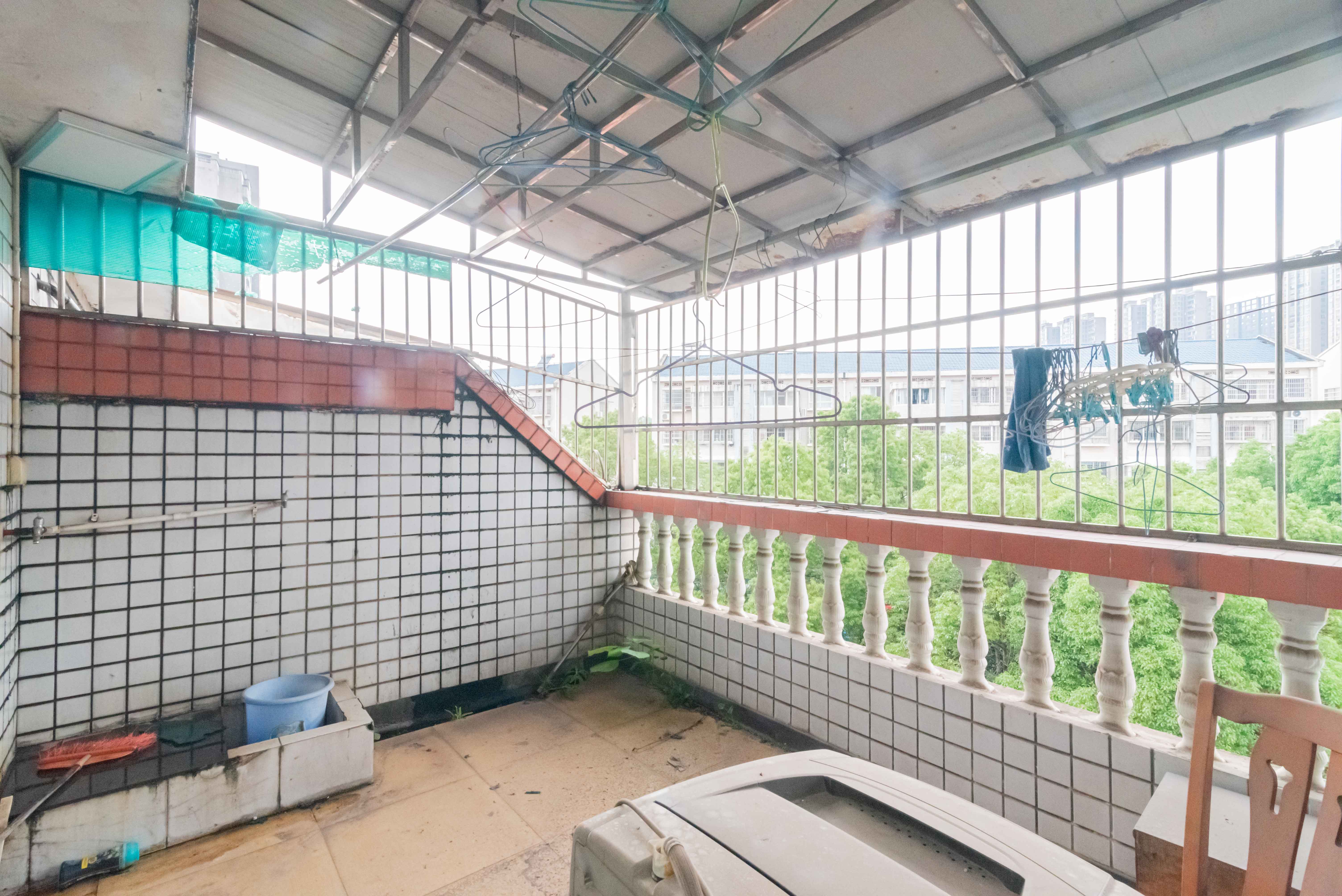 星沙汽配城（大塘村农机市场）  2室2厅1卫   26.80万阳台