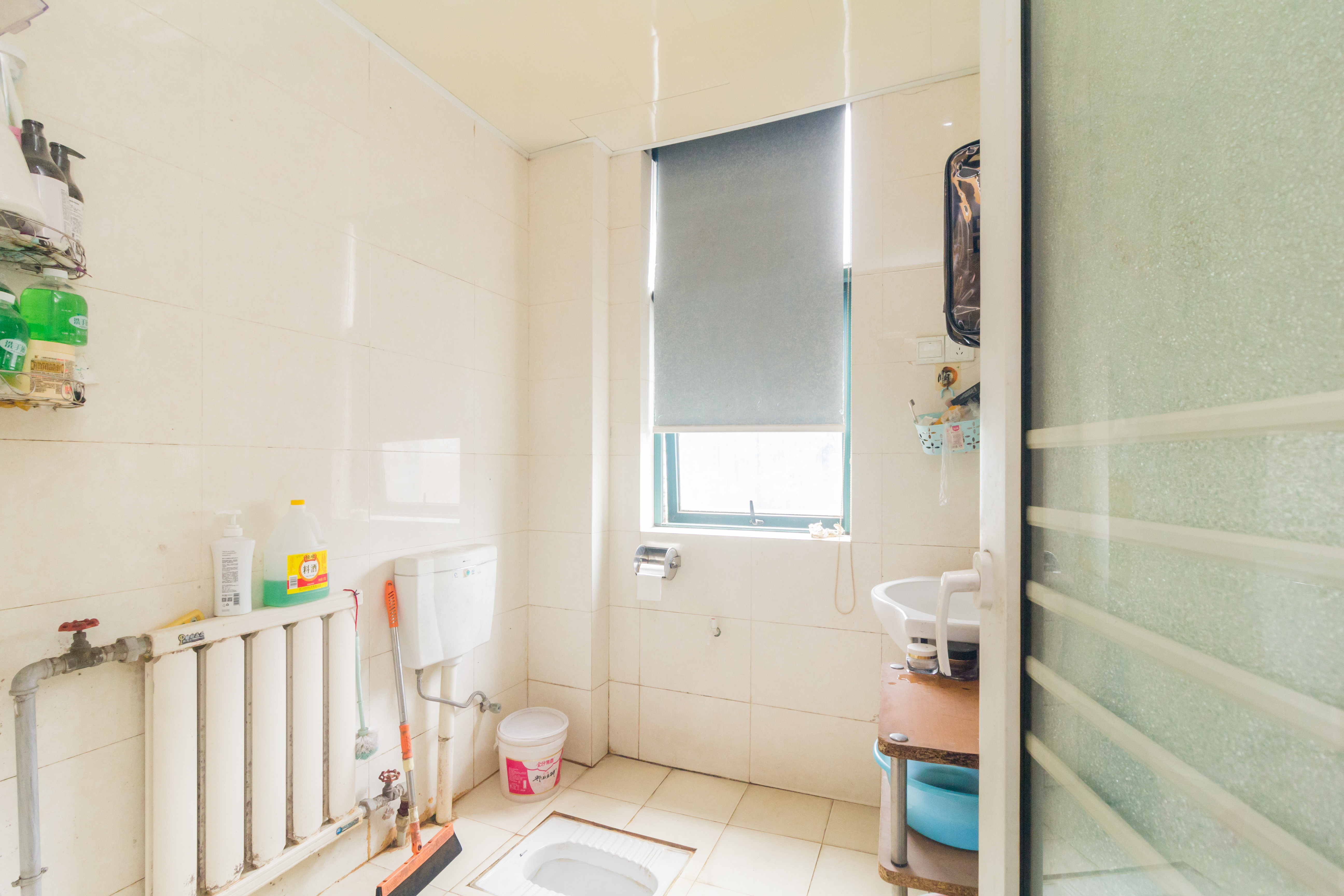 东业早安星城  4室3厅2卫    136.0万卫生间