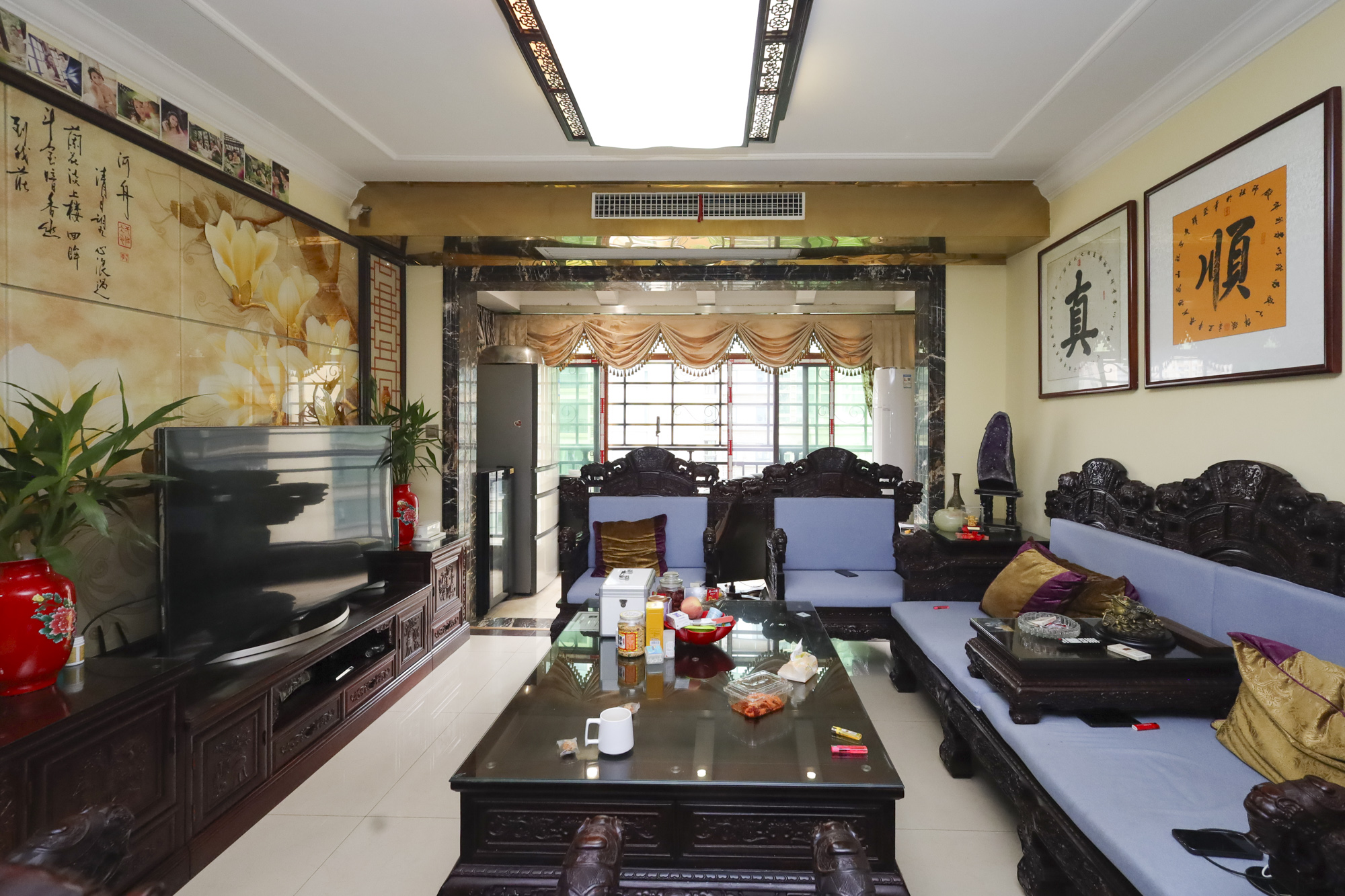 恒大御景湾  4室2厅2卫    198.96万 恒大御景湾  4室2厅2卫    198.96万客厅