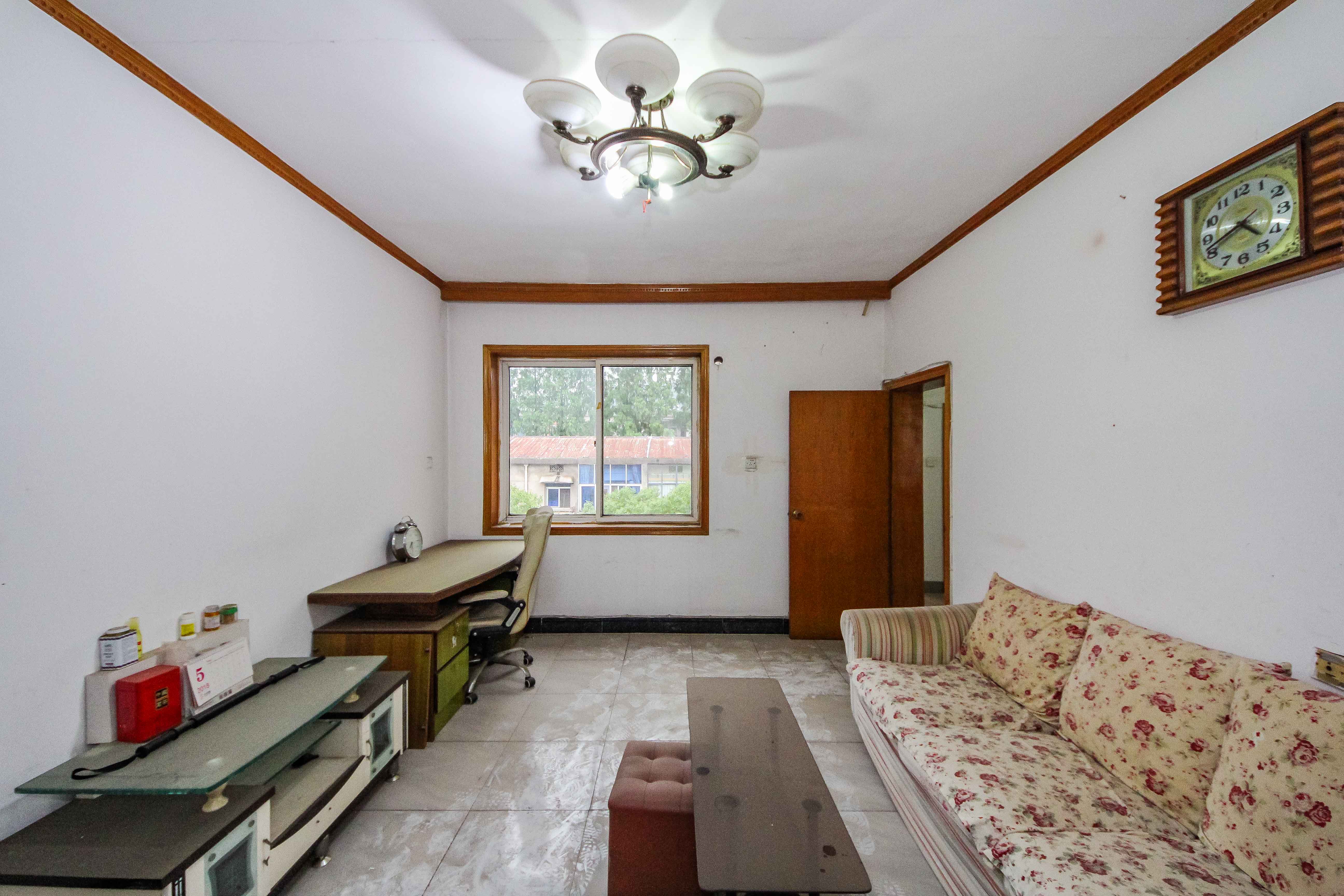 中南大学南校区  3室2厅1卫    74.4万客厅