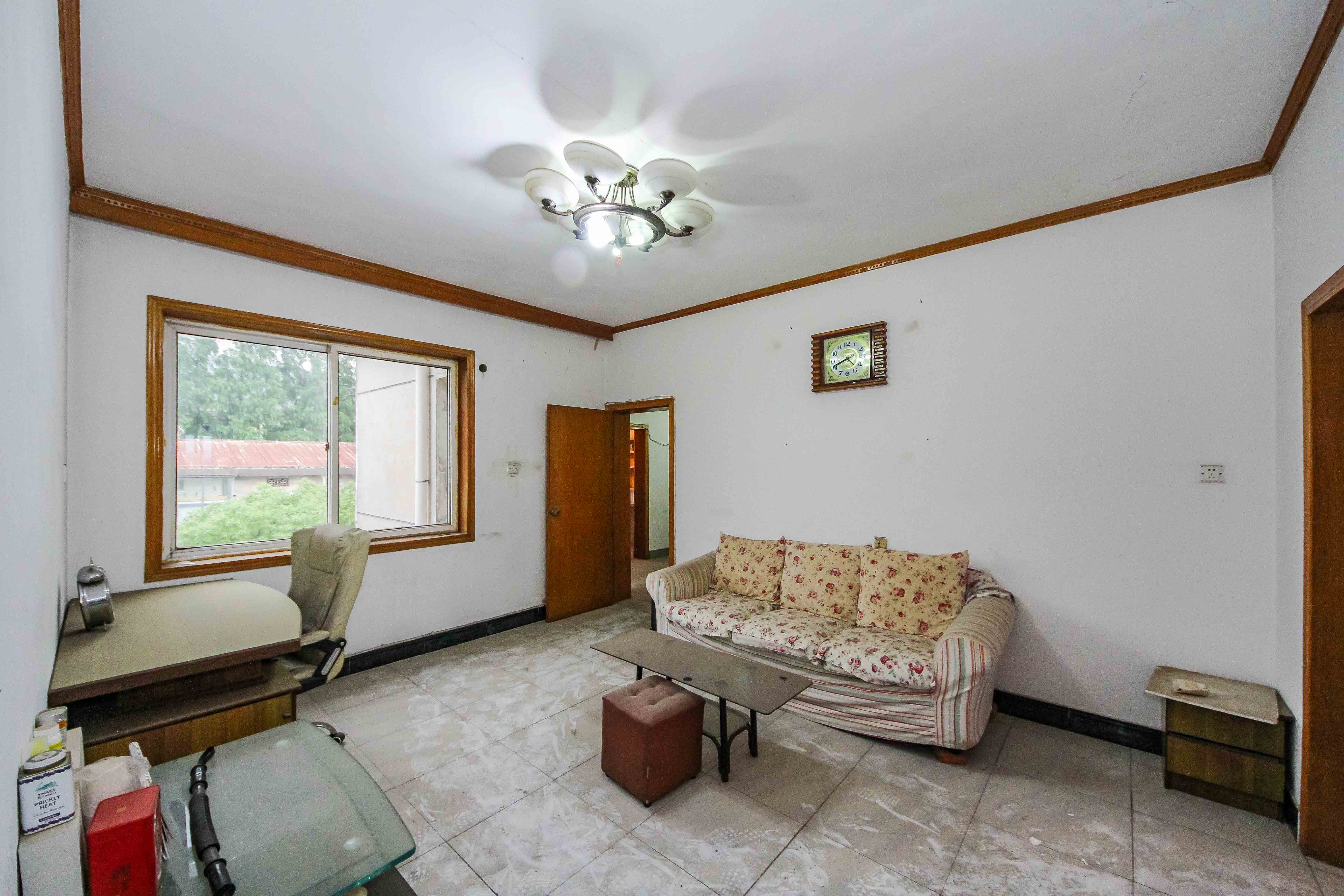 中南大学南校区  3室2厅1卫    74.4万客厅