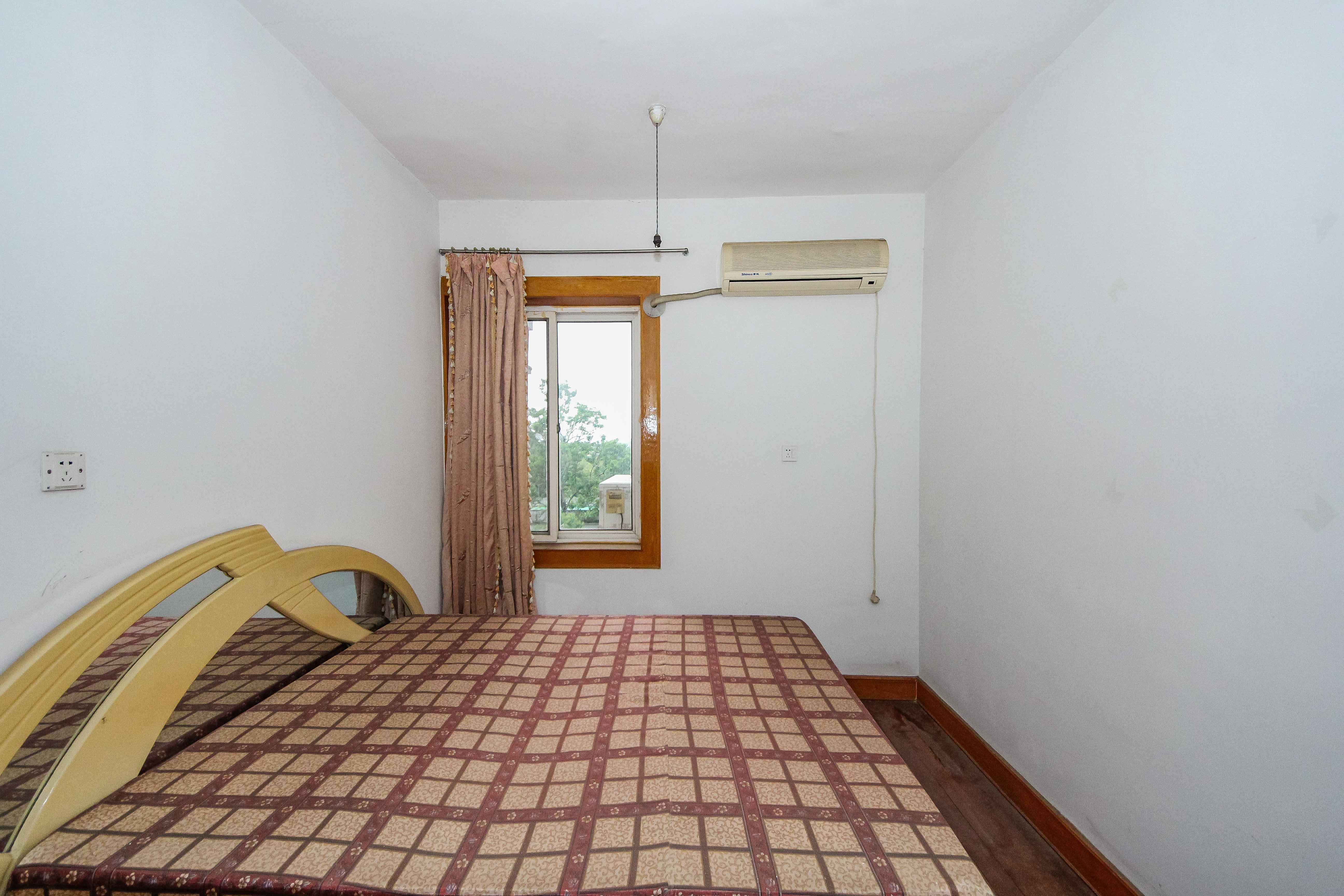 中南大学南校区  3室2厅1卫    74.4万卧室