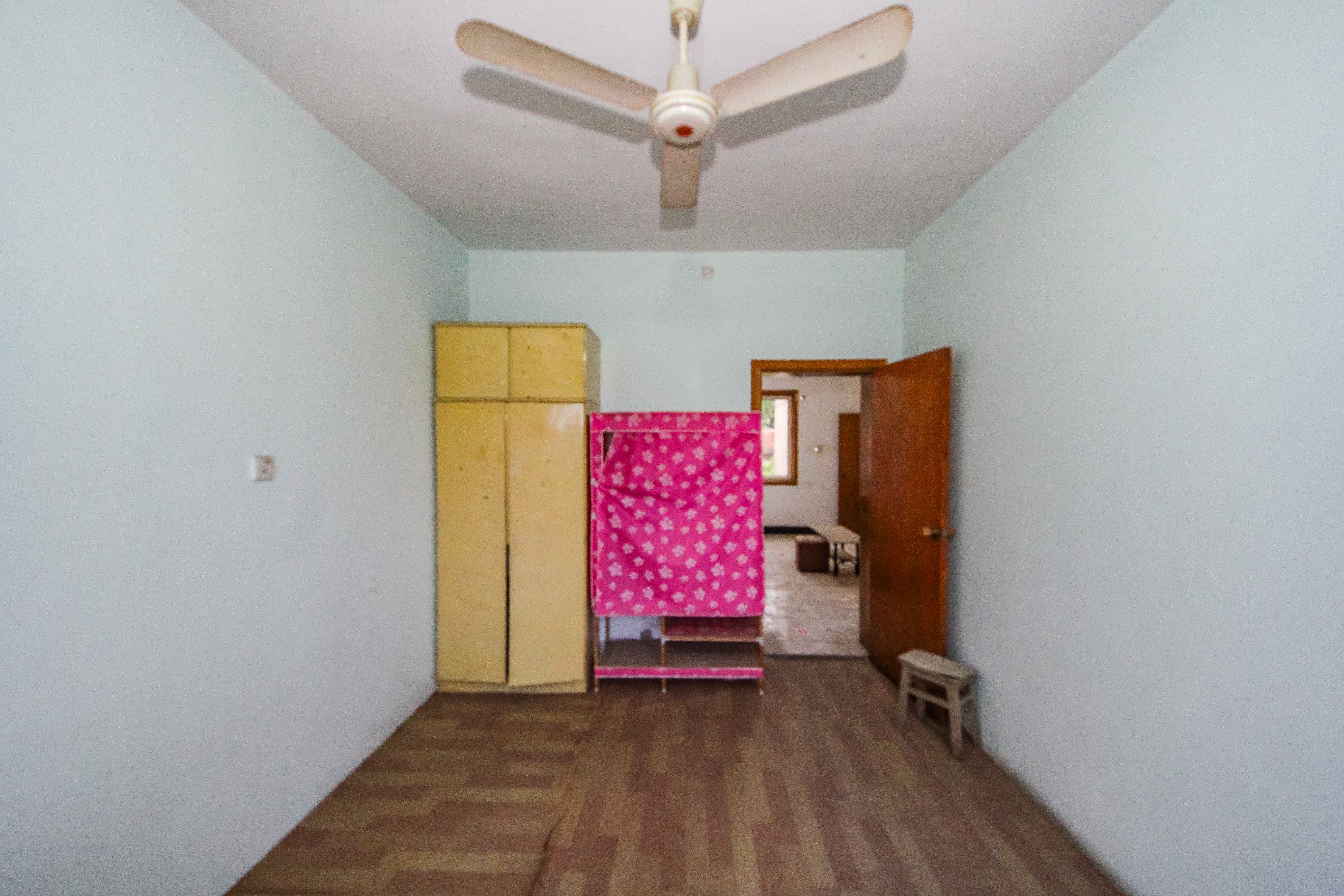 中南大学南校区  3室2厅1卫    74.4万卧室