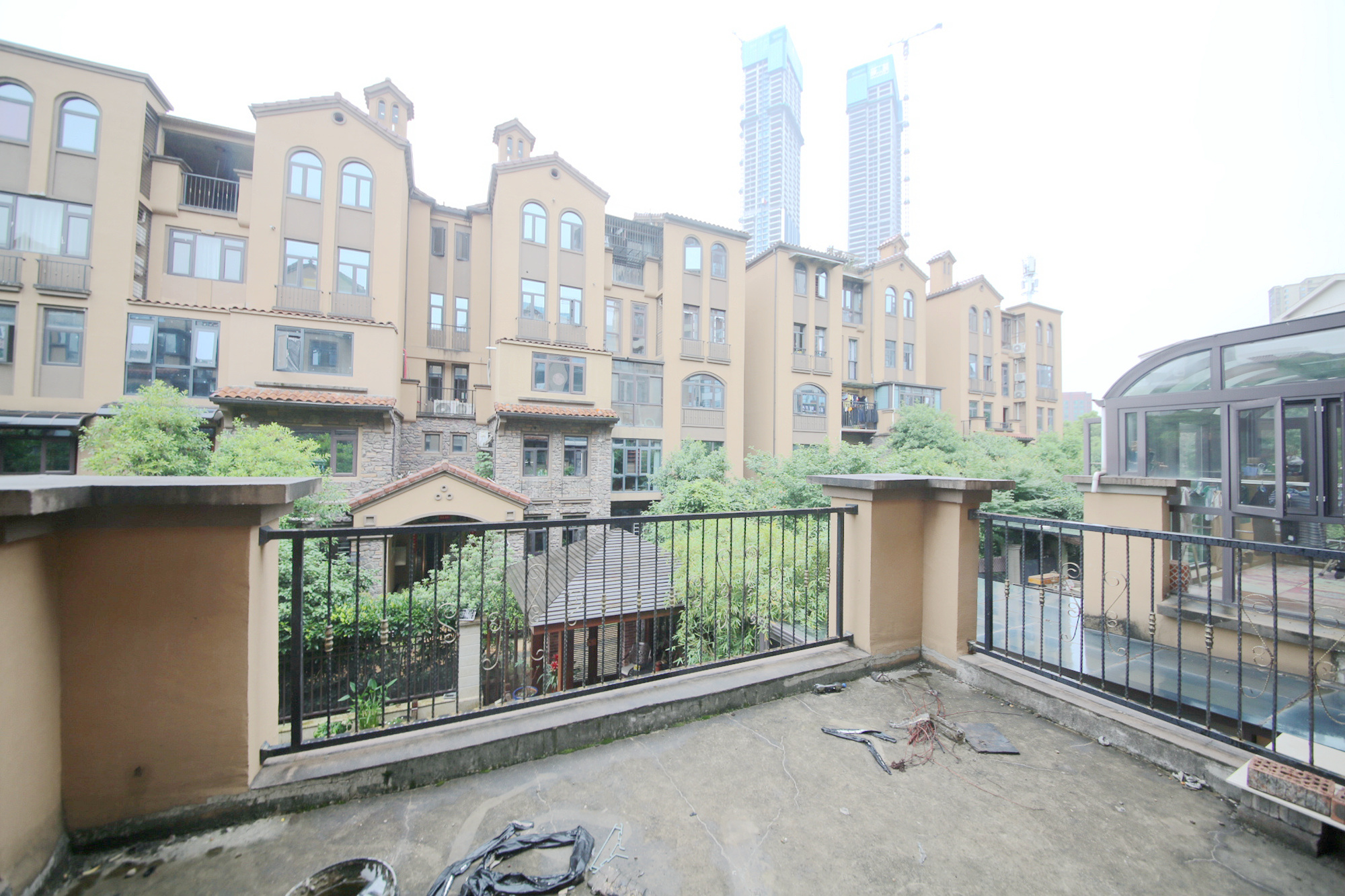 江河中央洋房  3室2厅2卫   359.00万其他