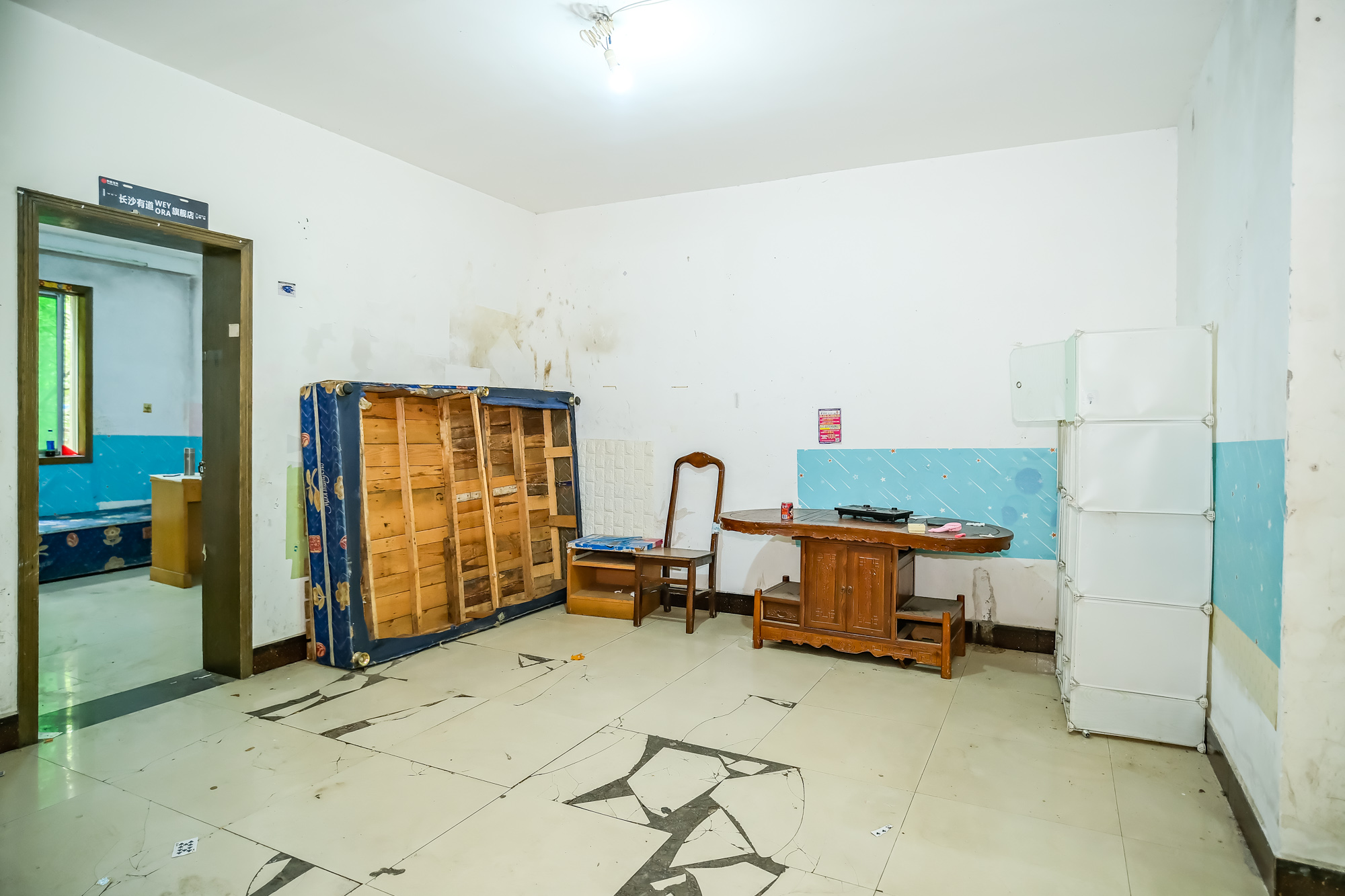 中南汽车世界  2室2厅1卫    32.0万 中南汽车世界  2室2厅1卫    32.0万