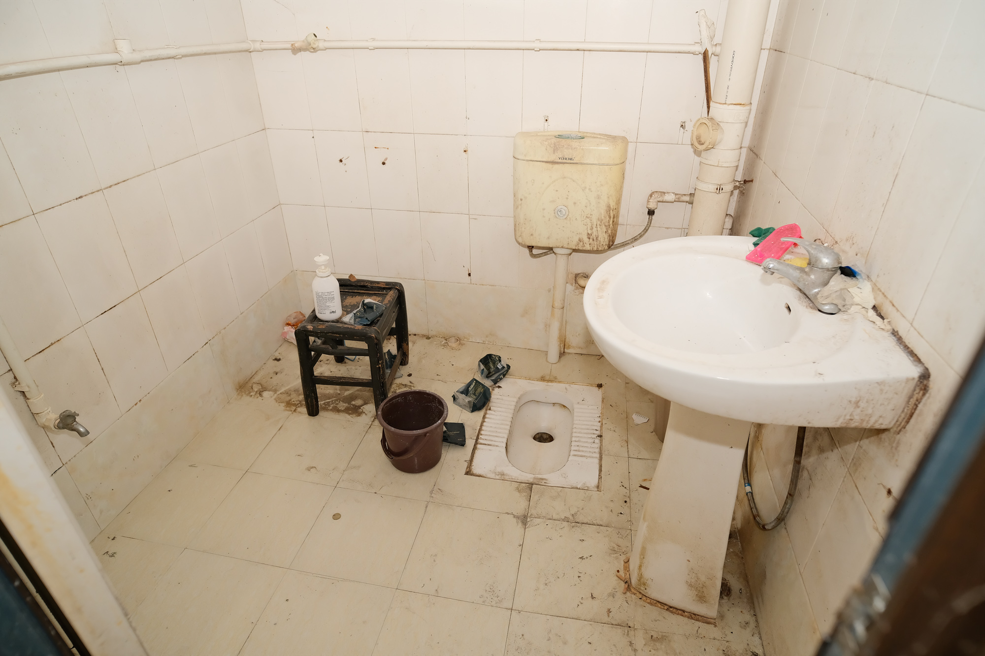 中南汽车世界  2室2厅1卫    32.0万 中南汽车世界  2室2厅1卫    32.0万卫生间