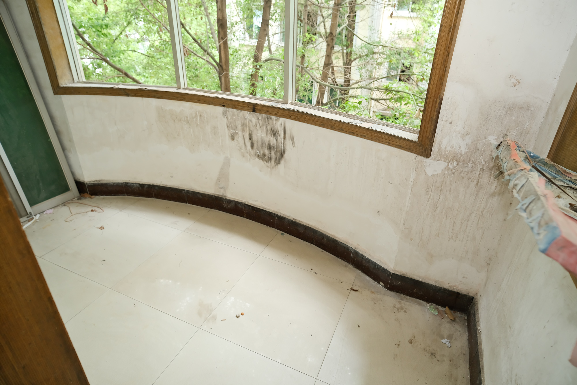 中南汽车世界  2室2厅1卫    32.0万 中南汽车世界  2室2厅1卫    32.0万阳台