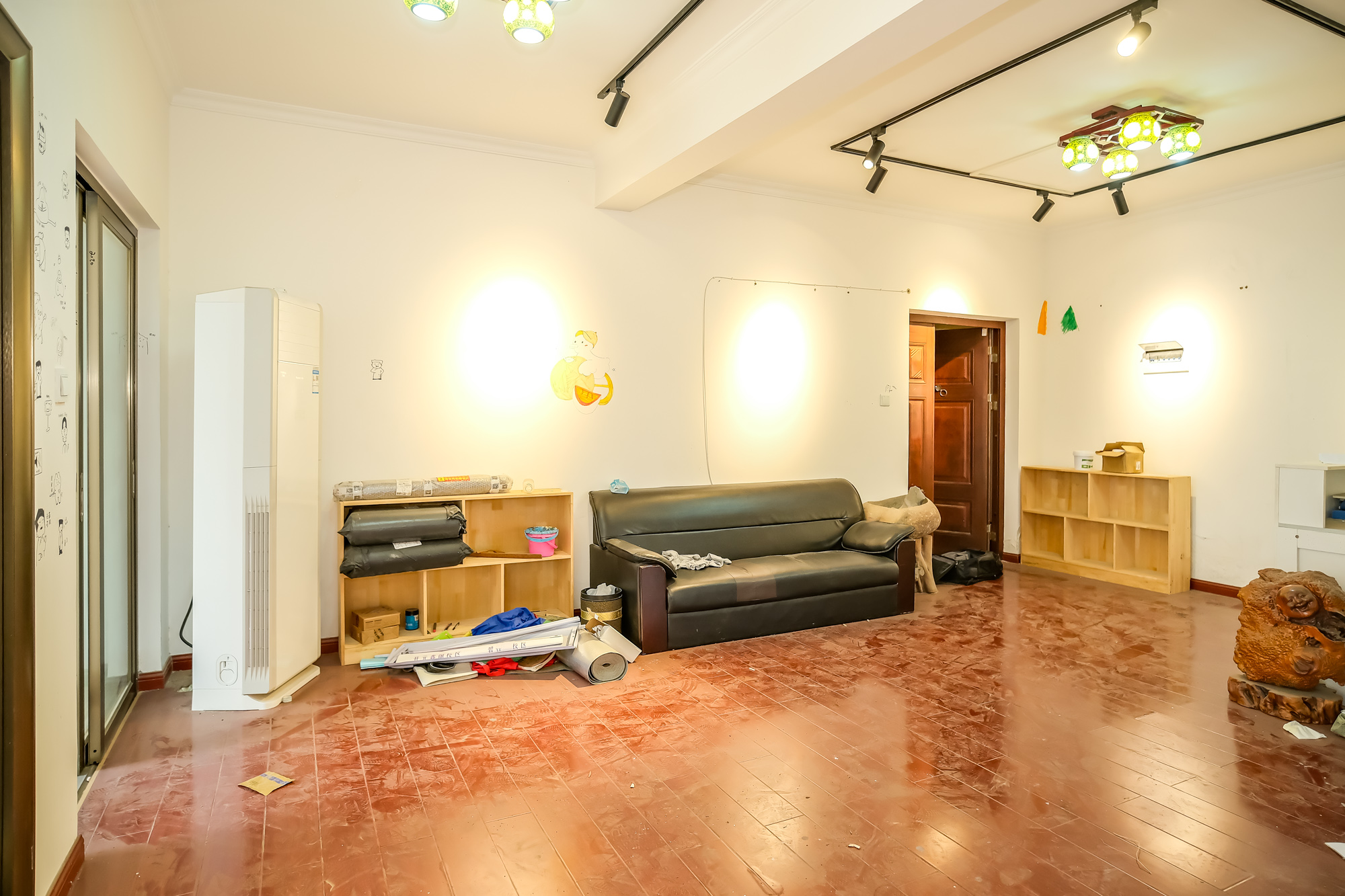 月亮湾草莓街区一、二期  3室2厅1卫    58.0万 月亮湾草莓街区一、二期  3室2厅1卫    58.0万客厅