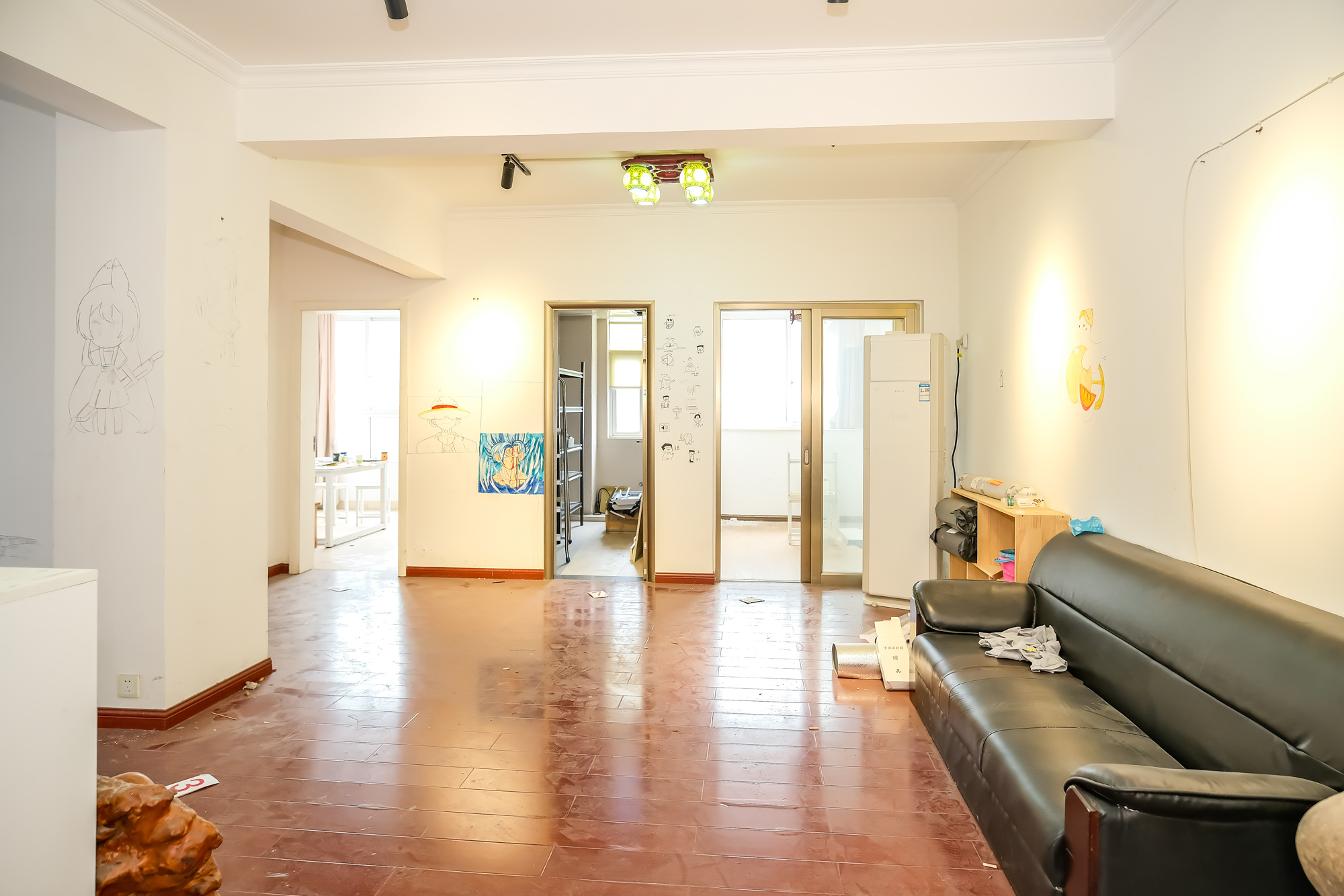 月亮湾草莓街区一、二期  3室2厅1卫    58.0万 月亮湾草莓街区一、二期  3室2厅1卫    58.0万客厅