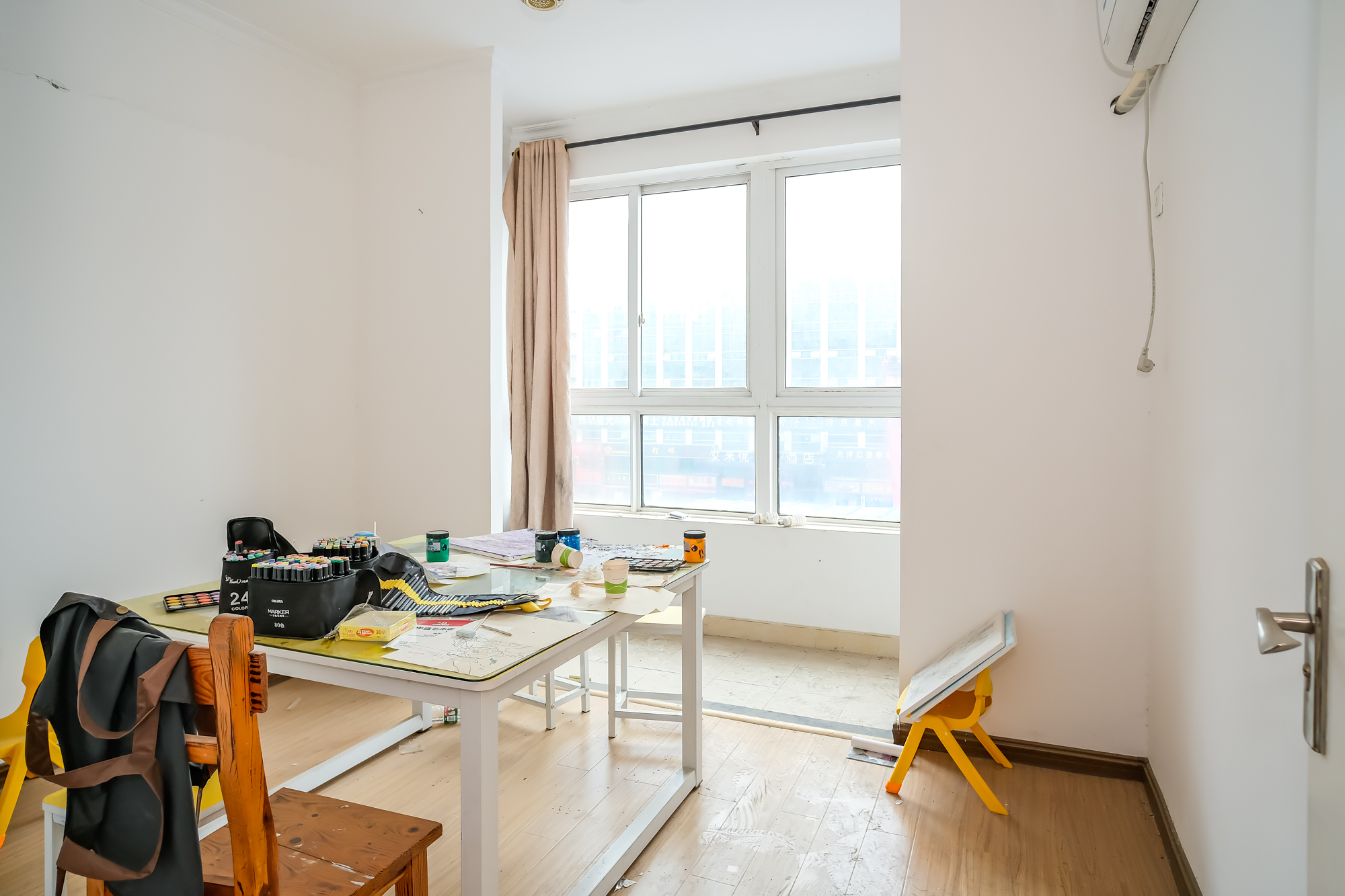 月亮湾草莓街区一、二期  3室2厅1卫    58.0万 月亮湾草莓街区一、二期  3室2厅1卫    58.0万卧室