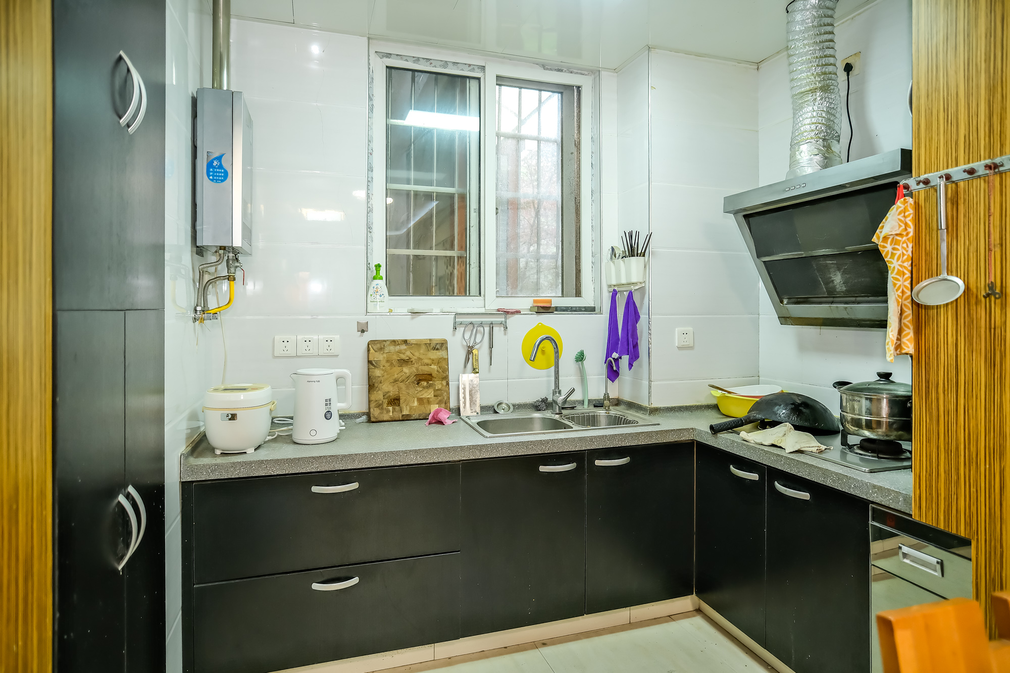 山水湾 3室2厅2卫 100.0万 山水湾 3室2厅2卫 100.0万厨房