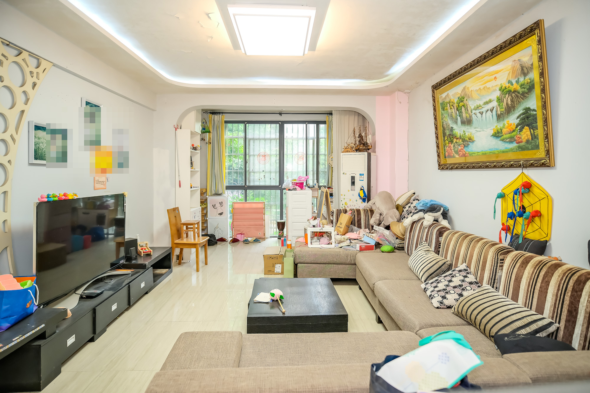 山水湾 3室2厅2卫 100.0万 山水湾 3室2厅2卫 100.0万客厅