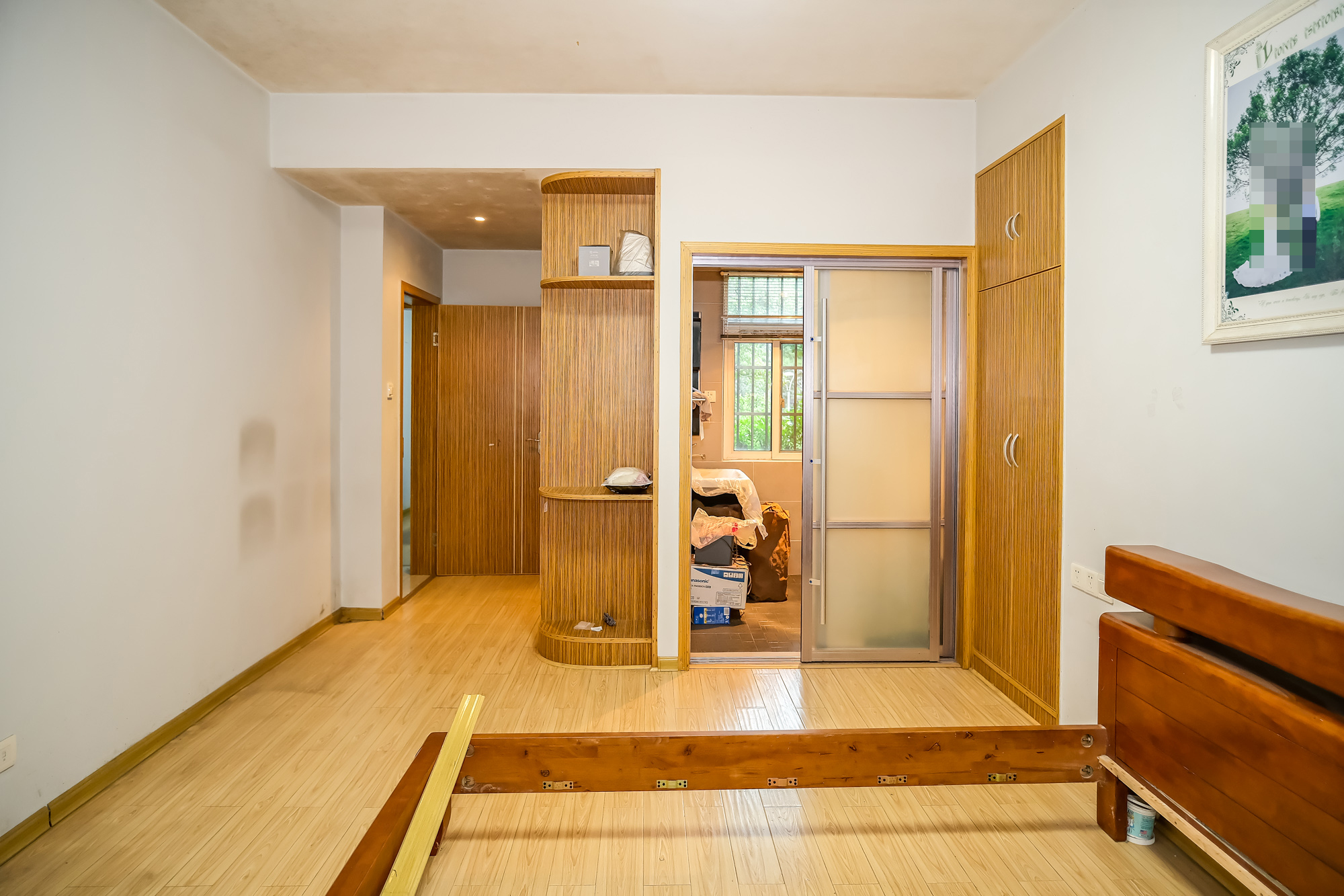 山水湾 3室2厅2卫 100.0万 山水湾 3室2厅2卫 100.0万卧室