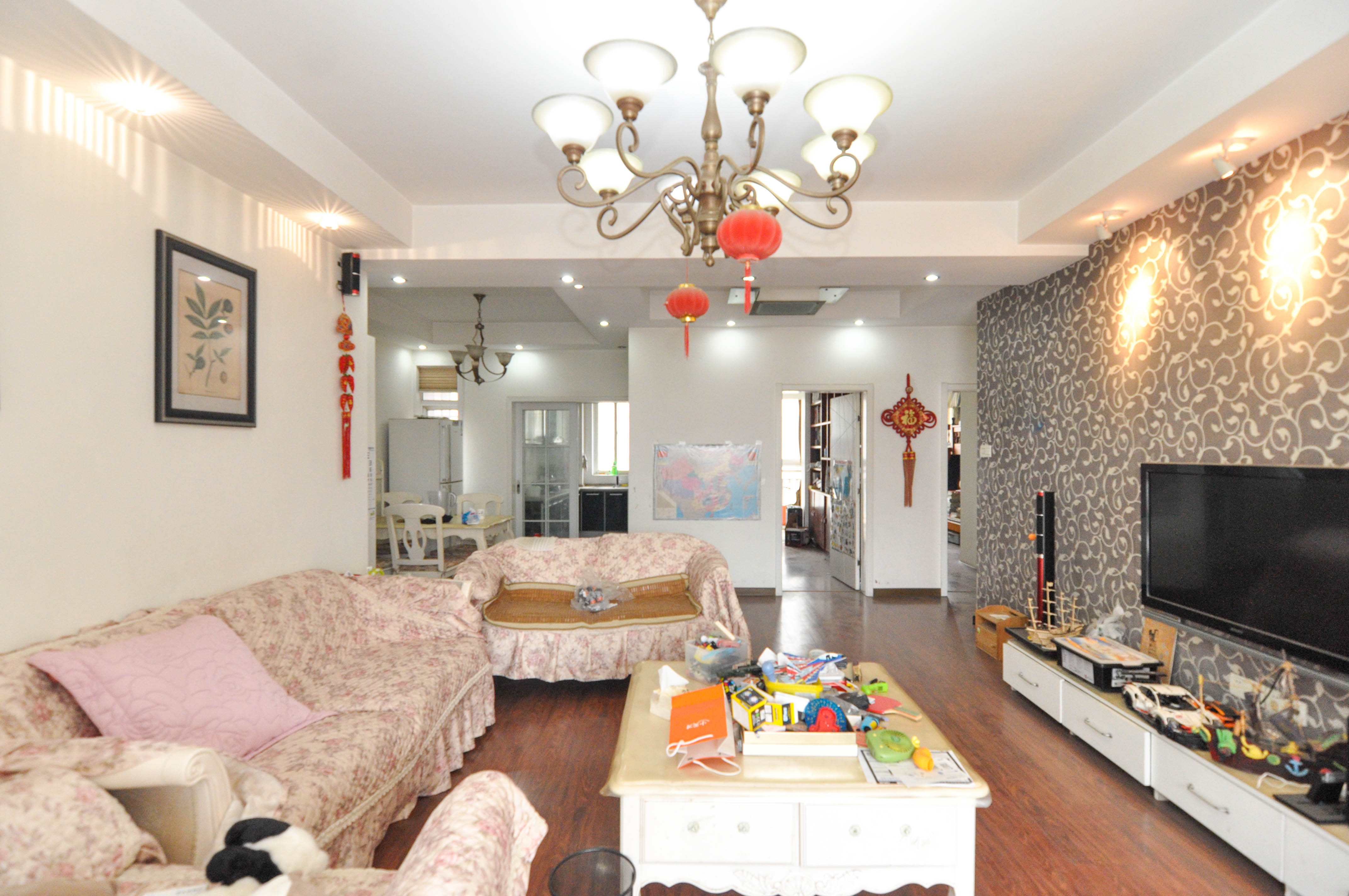 望麓锦园 3室2厅2卫 86.0万 望麓锦园 3室2厅2卫 86.0万客厅