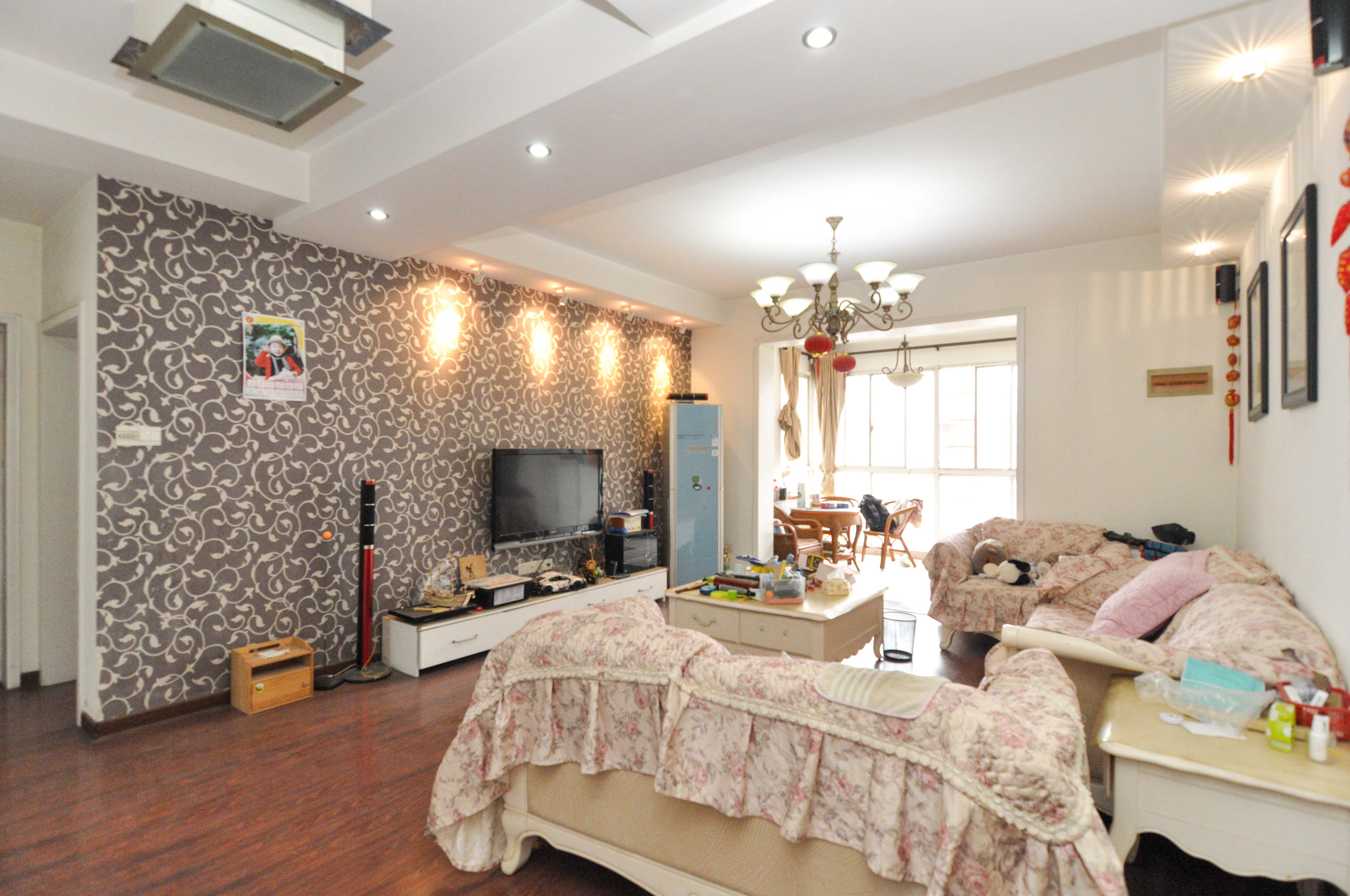 望麓锦园 3室2厅2卫 86.0万 望麓锦园 3室2厅2卫 86.0万客厅