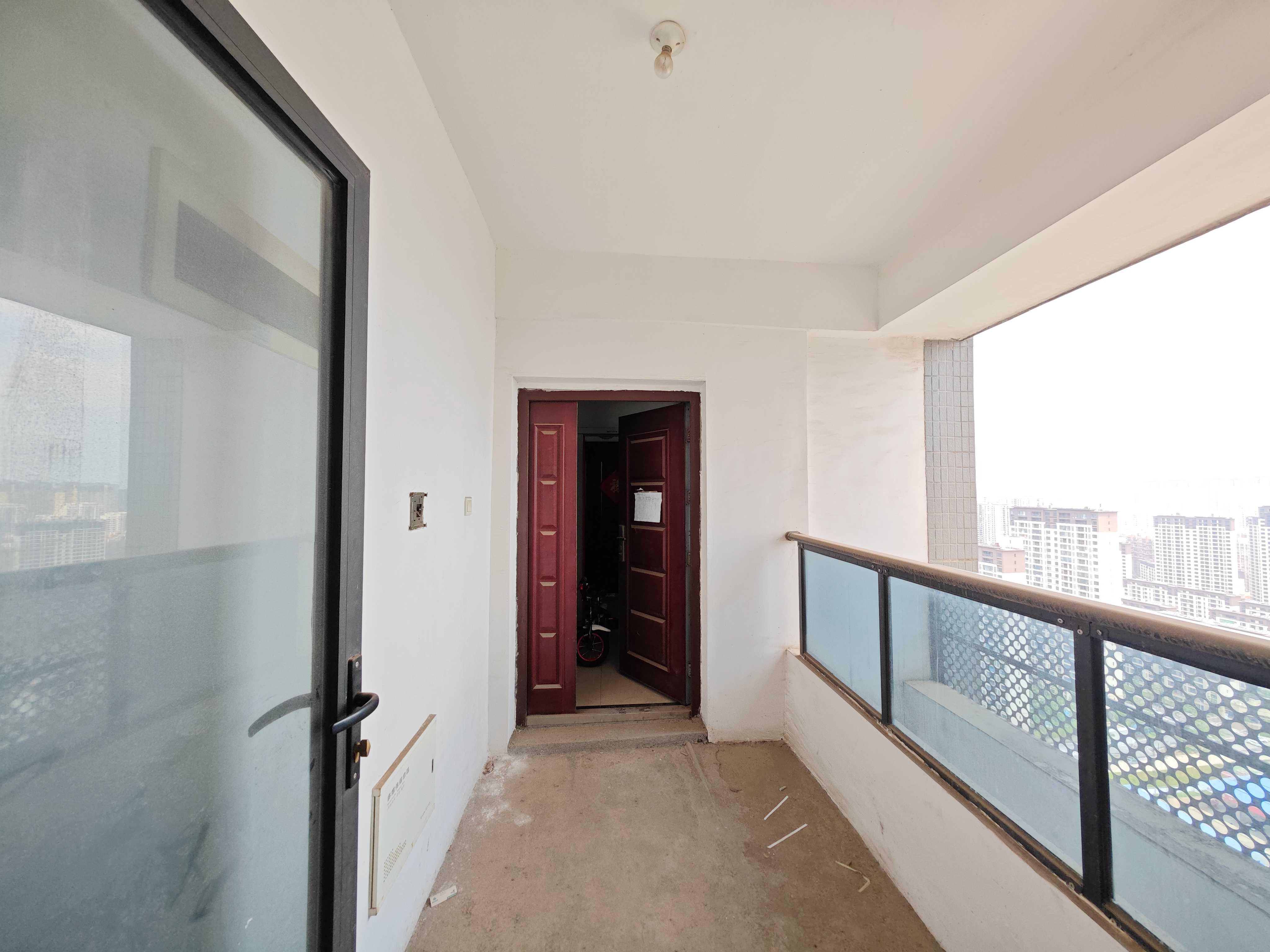 长房半岛蓝湾(观山月) 3室2厅2卫 60.0万 长房半岛蓝湾(观山月) 3室2厅2卫 60.0万其他