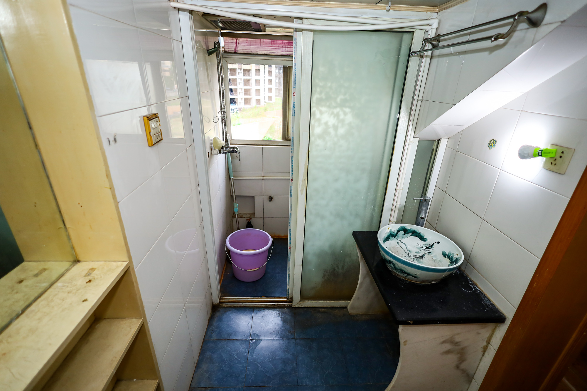 华丽家族  2室2厅1卫    30.0万卫生间