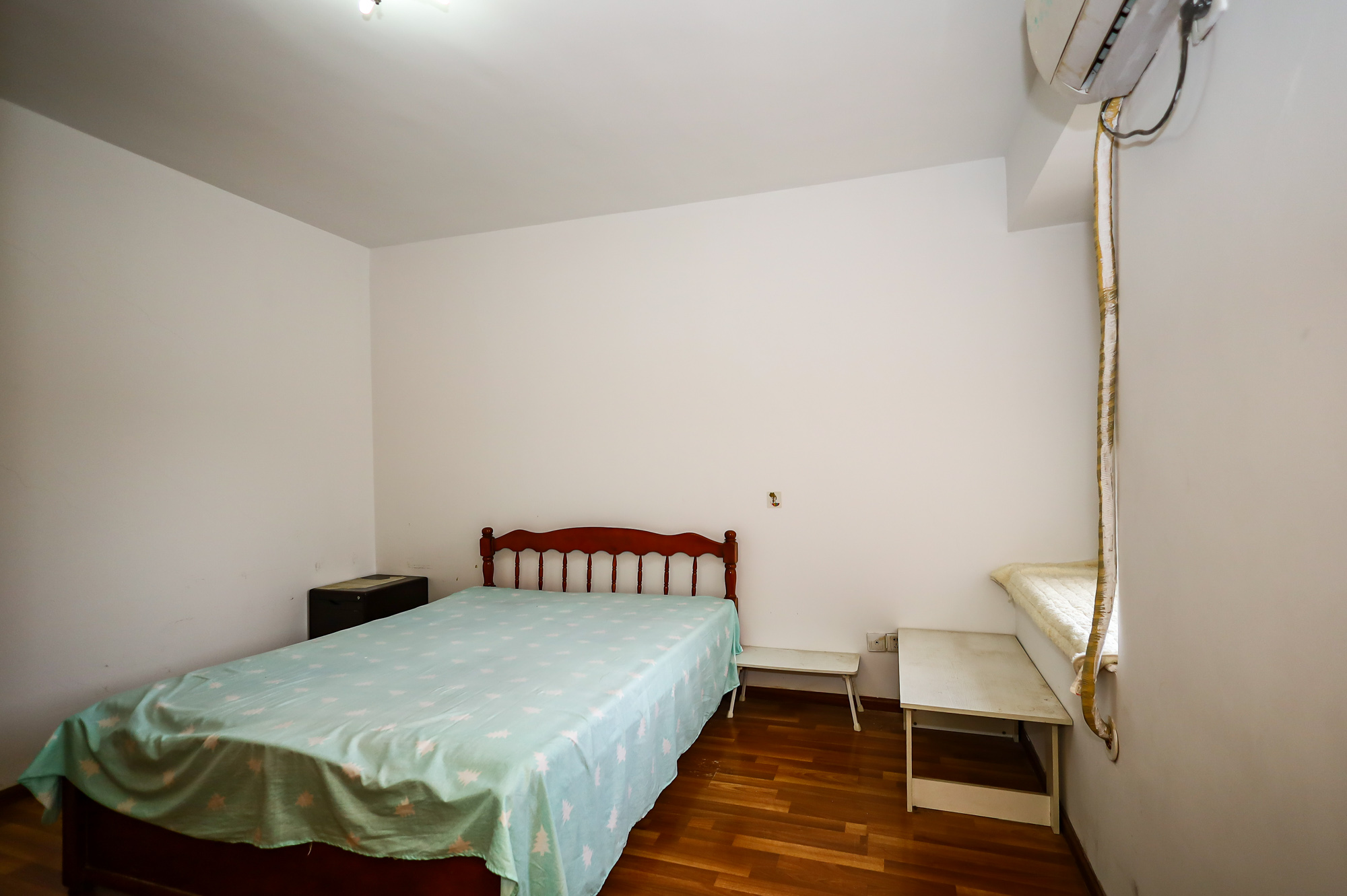 华丽家族  2室2厅1卫    30.0万卧室